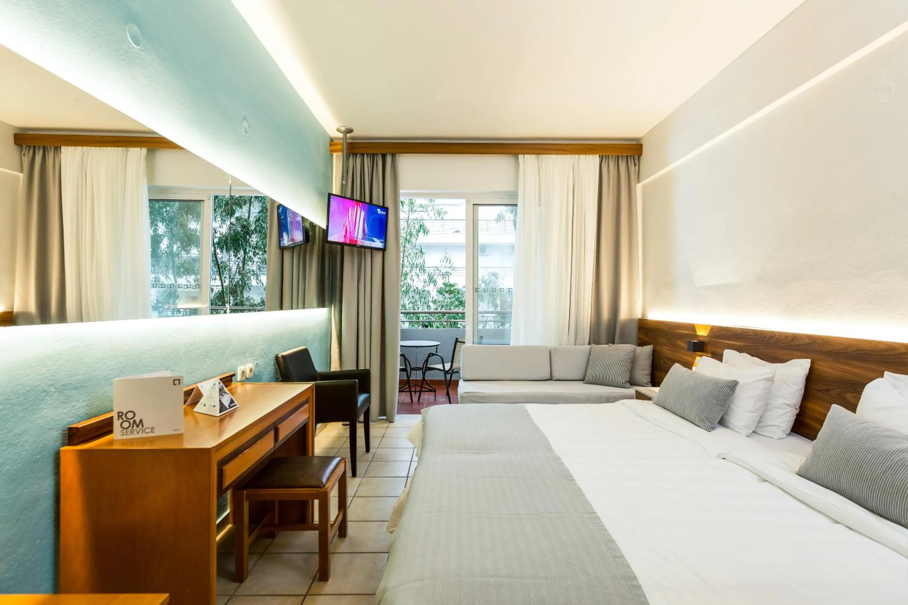 Photo of the whole room, Bed in Atrium Ambiance Hotel