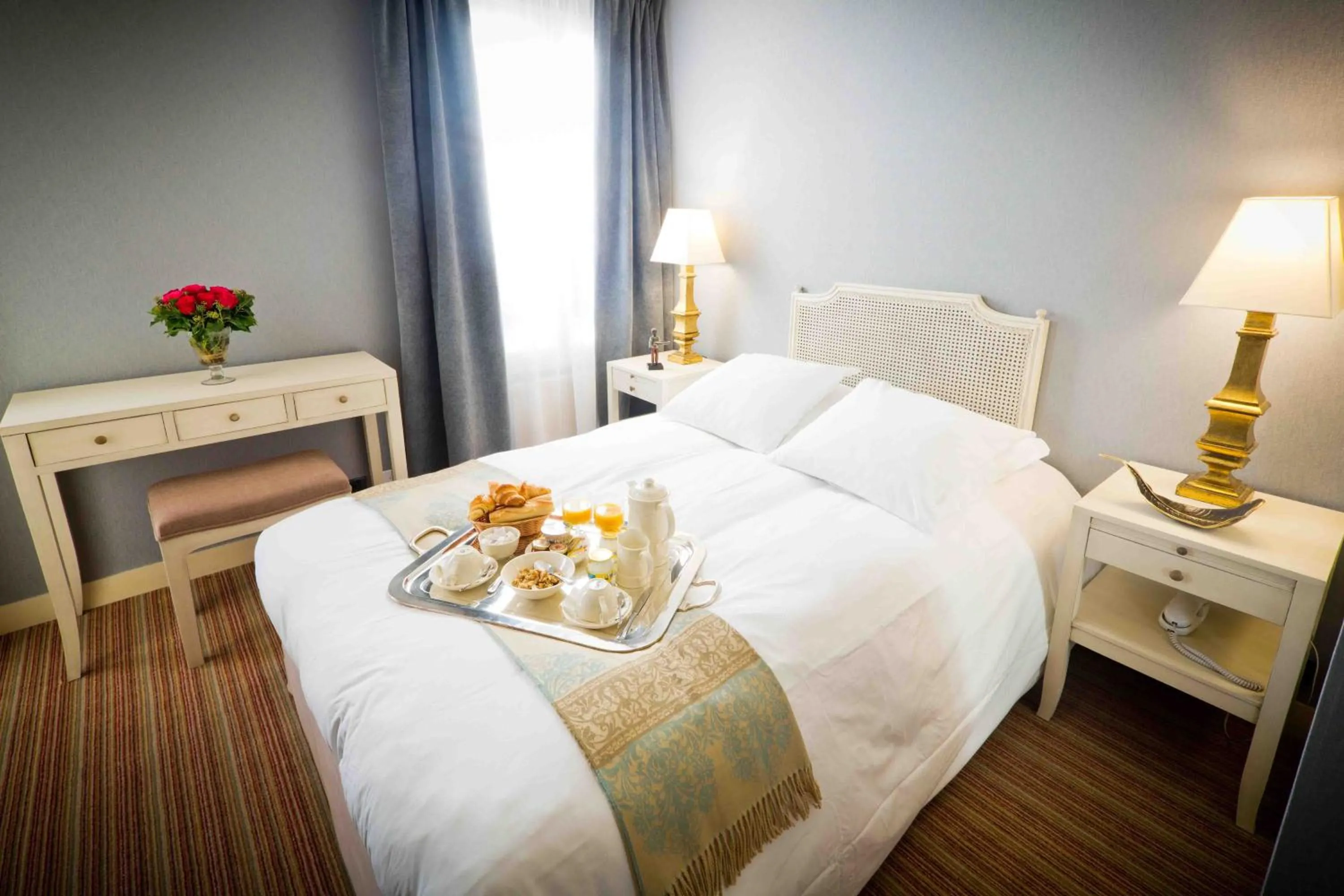 Bed in Champerret Heliopolis