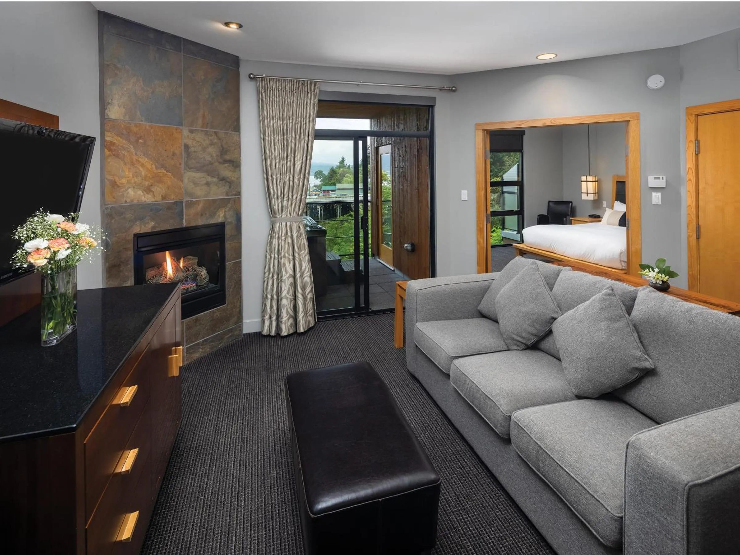 Living room in Brentwood Bay Resort & Spa