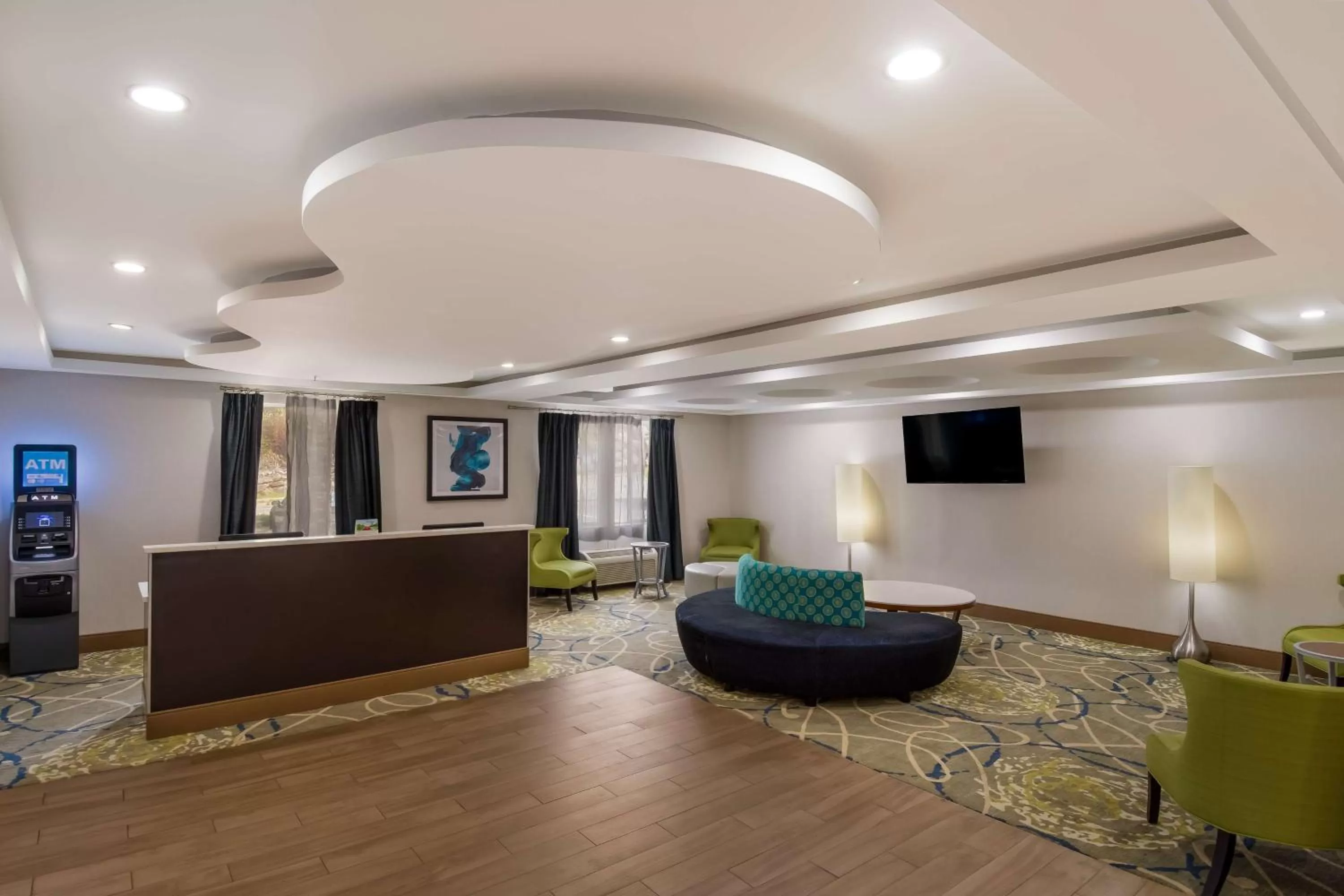 Lobby or reception in Milford Inn