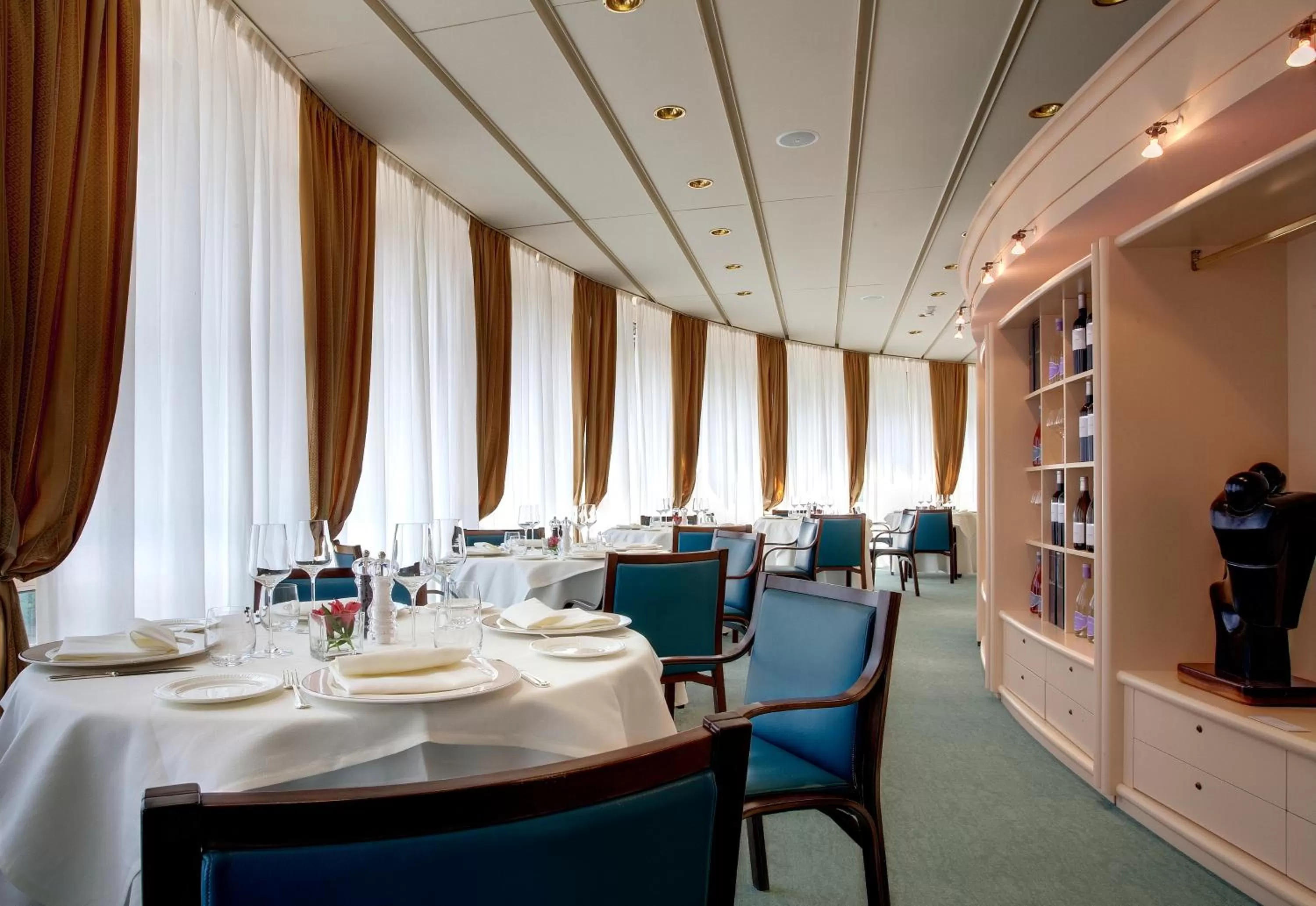 Restaurant/Places to Eat in Grand Hotel Presolana