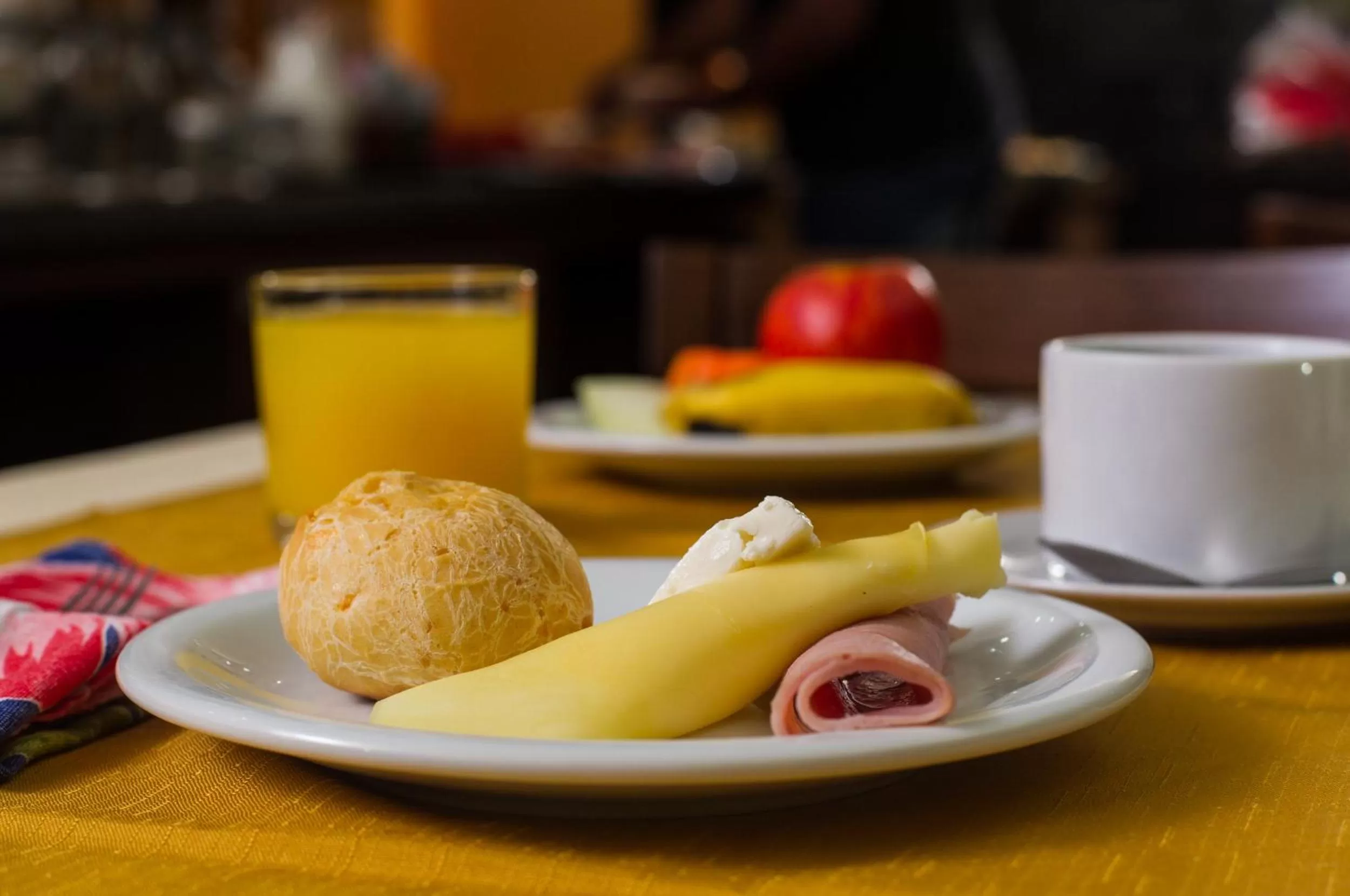 Breakfast in LEON PARK HOTEL e CONVENÇÕES - Melhor Custo Benefício