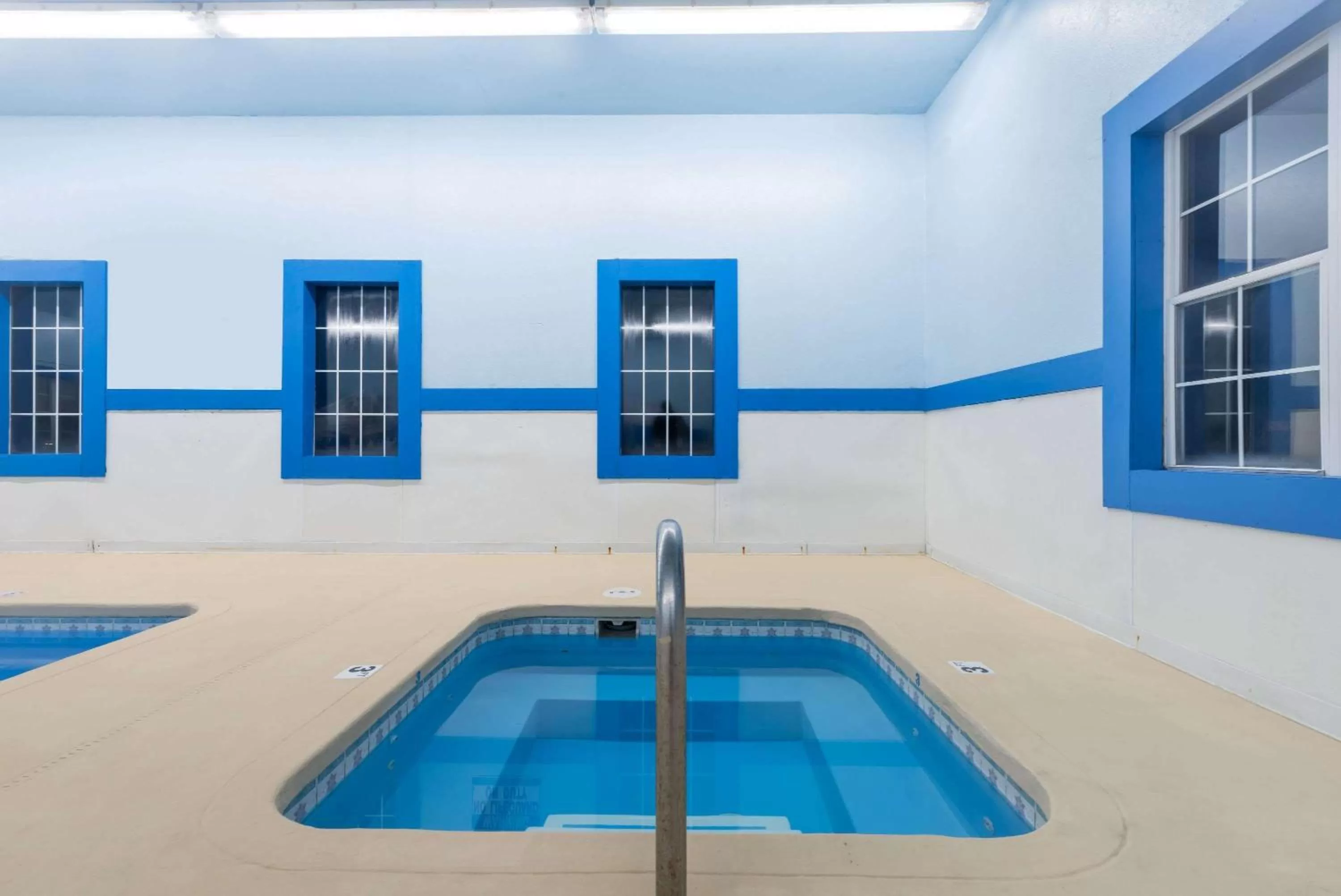 Hot Tub in Super 8 by Wyndham Devils Lake