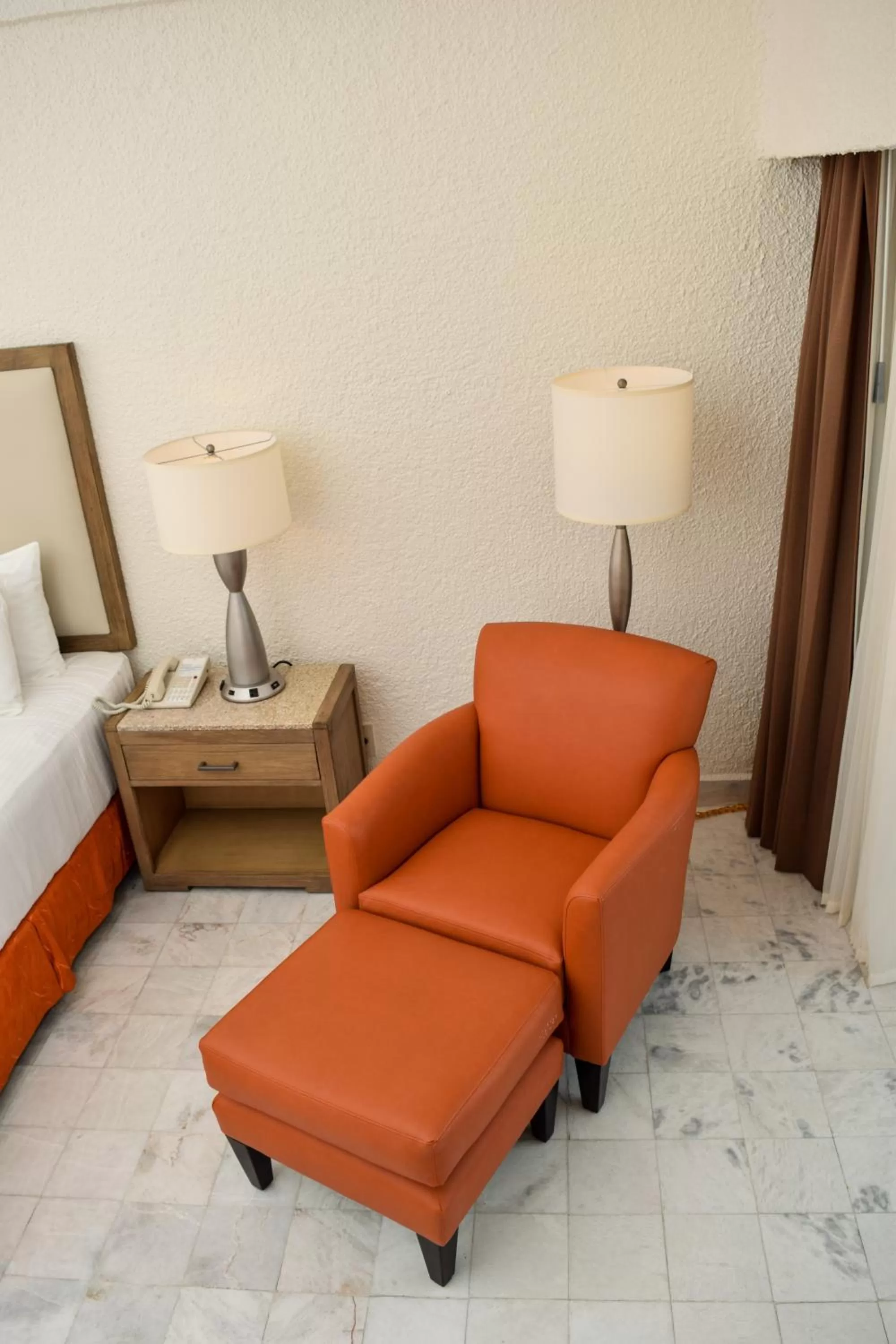 Photo of the whole room, Seating Area in Tesoro Manzanillo All Inclusive