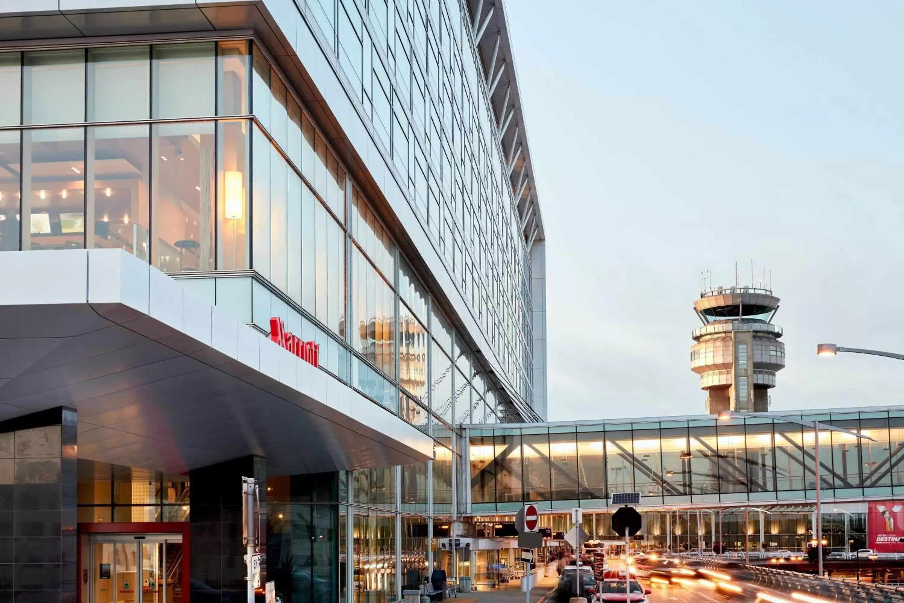 Marriott Montreal Airport In-Terminal Hotel Marriott Montreal Airport In-Terminal Hotel
