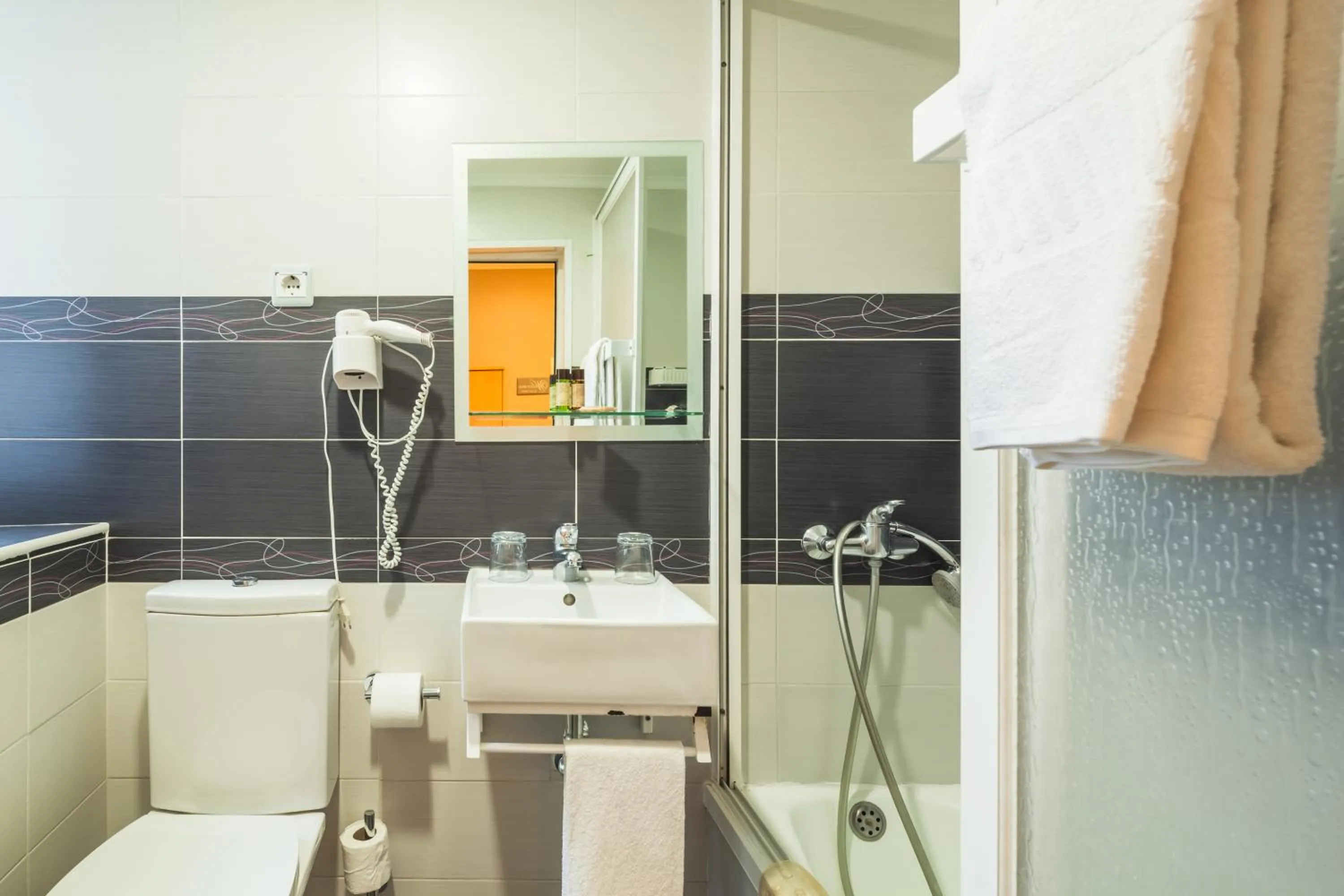 Toilet in Vila Nova Guesthouse