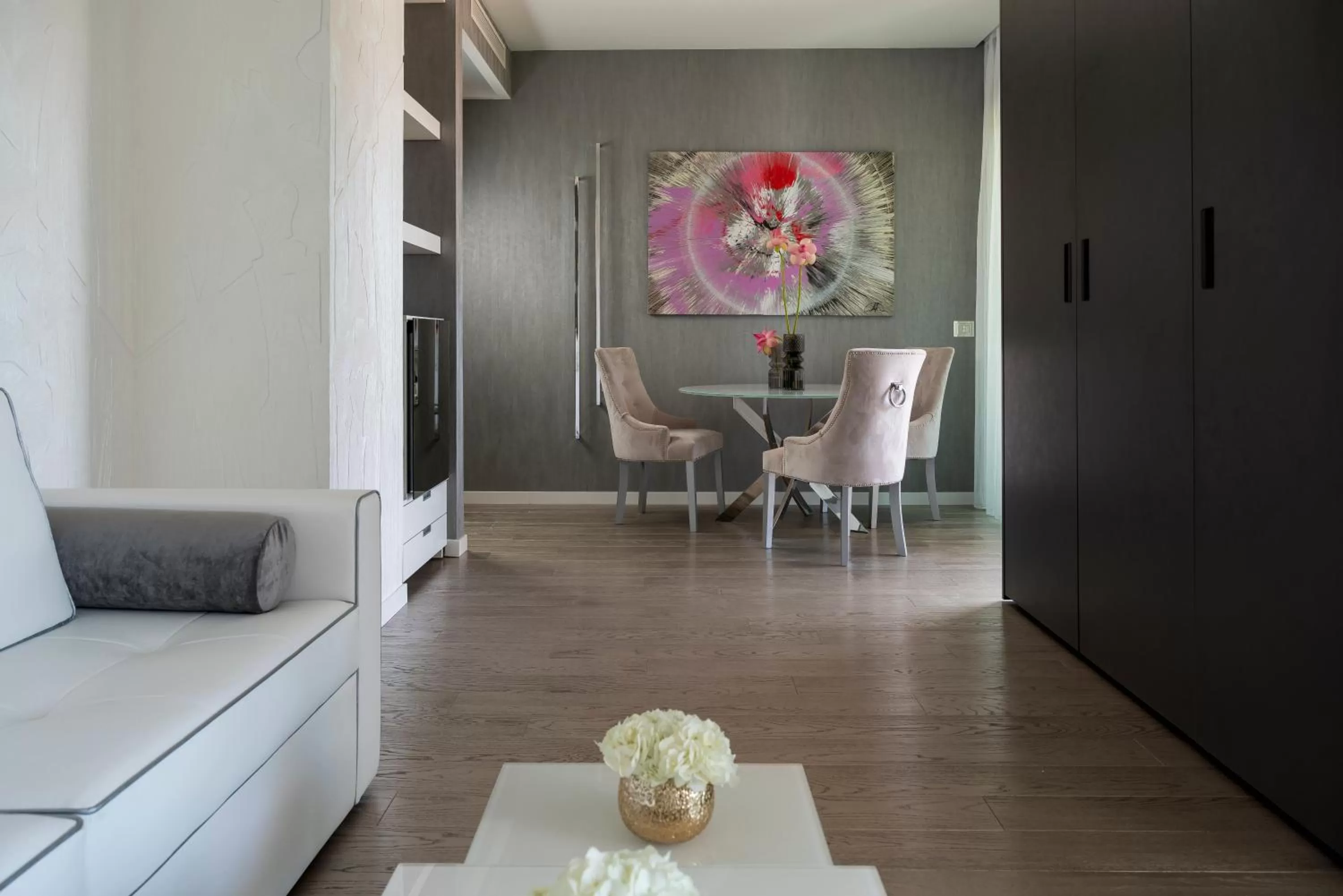 Seating area in The Promenade Luxury Wellness Hotel