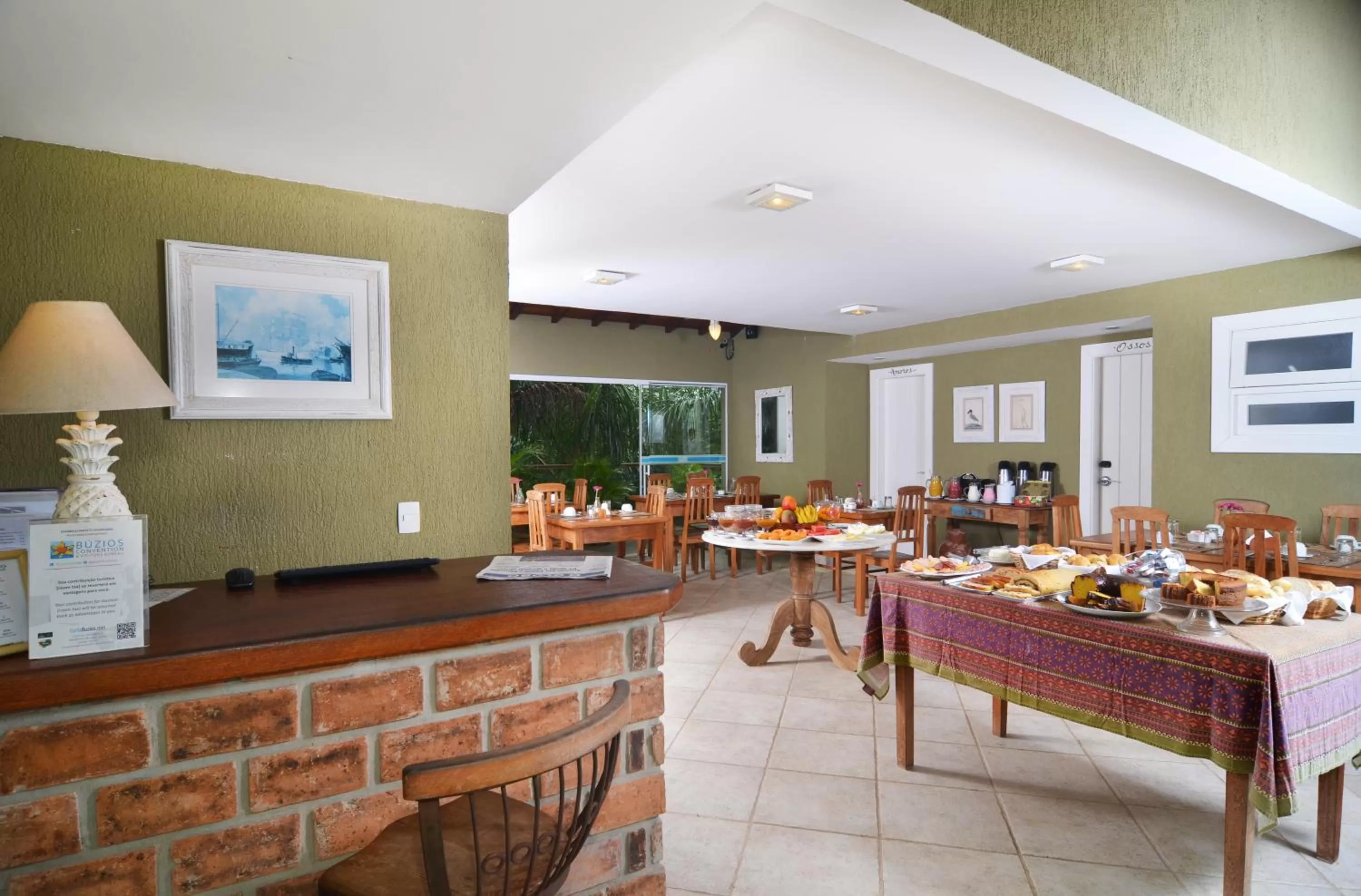 Buffet breakfast in Pousada Dos Búzios