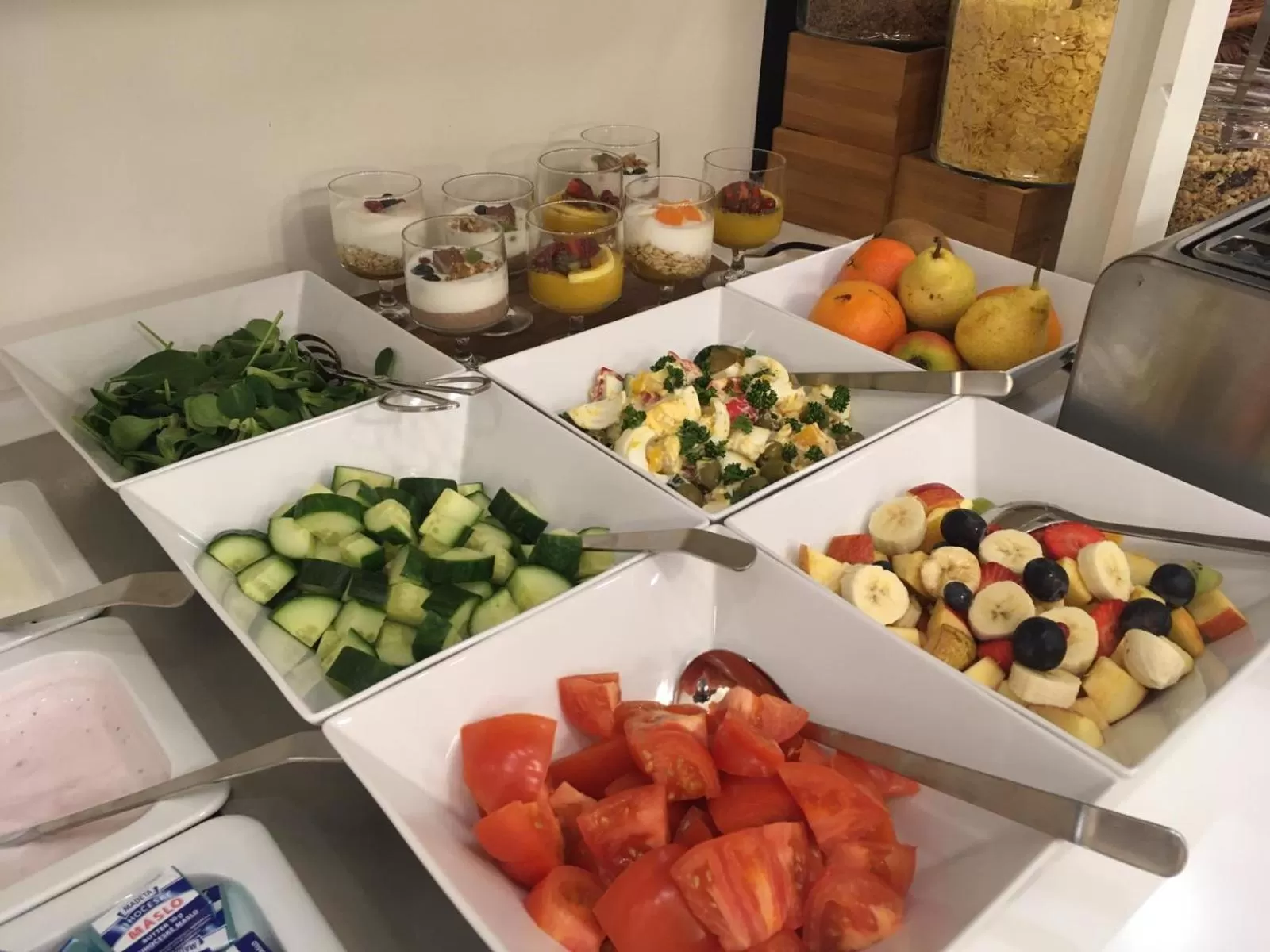 Breakfast in Pure White