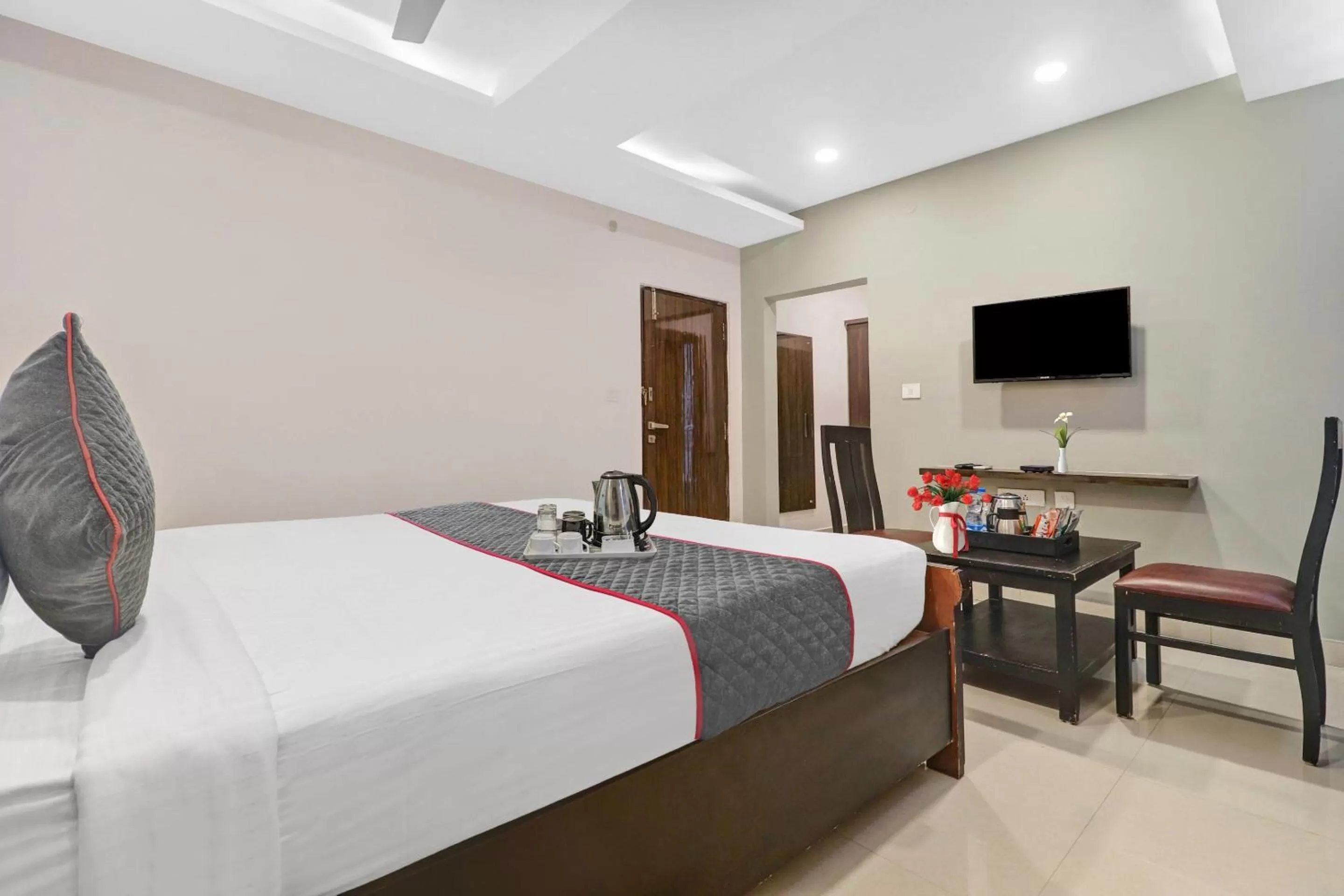 Classic Triple Room - single occupancy in Super Townhouse RCC PARK VIEW INN