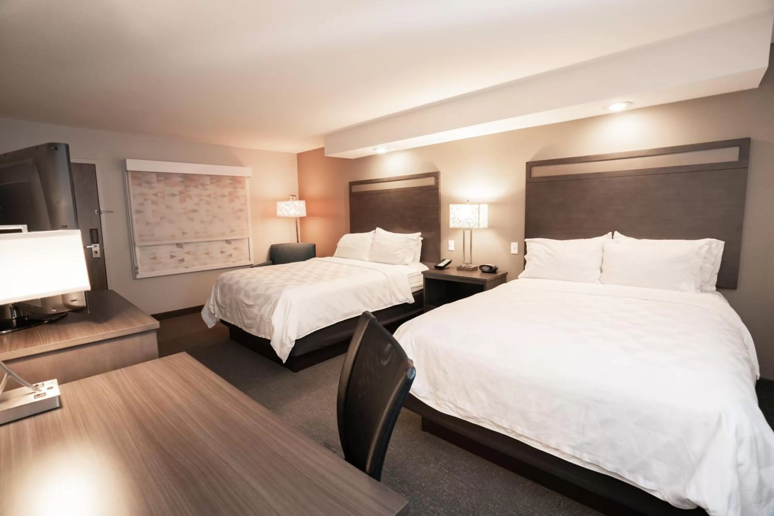 Photo of the whole room, Bed in Holiday Inn Kearney by IHG