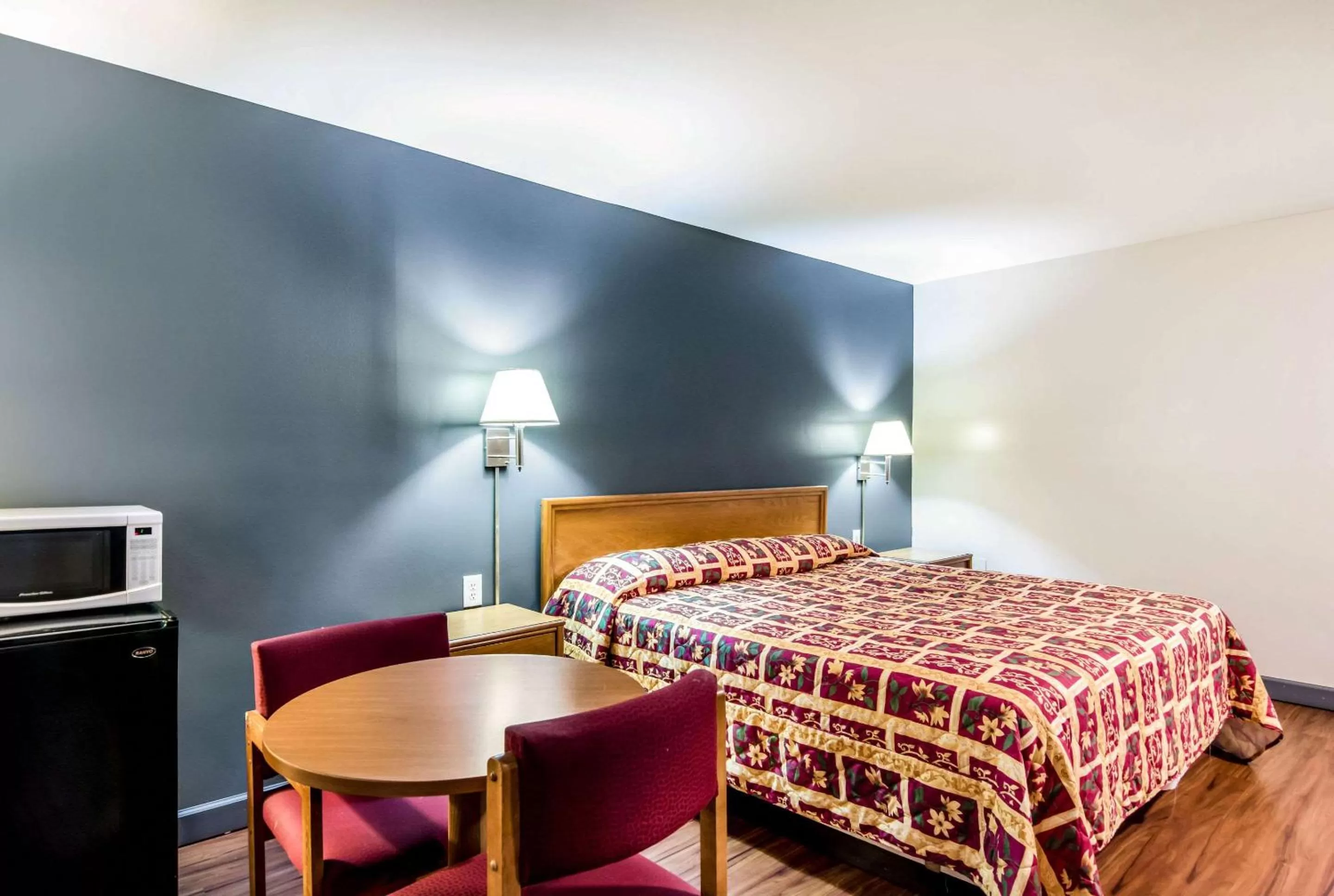 Bedroom, Bed in Brentwood Inn Richmond South