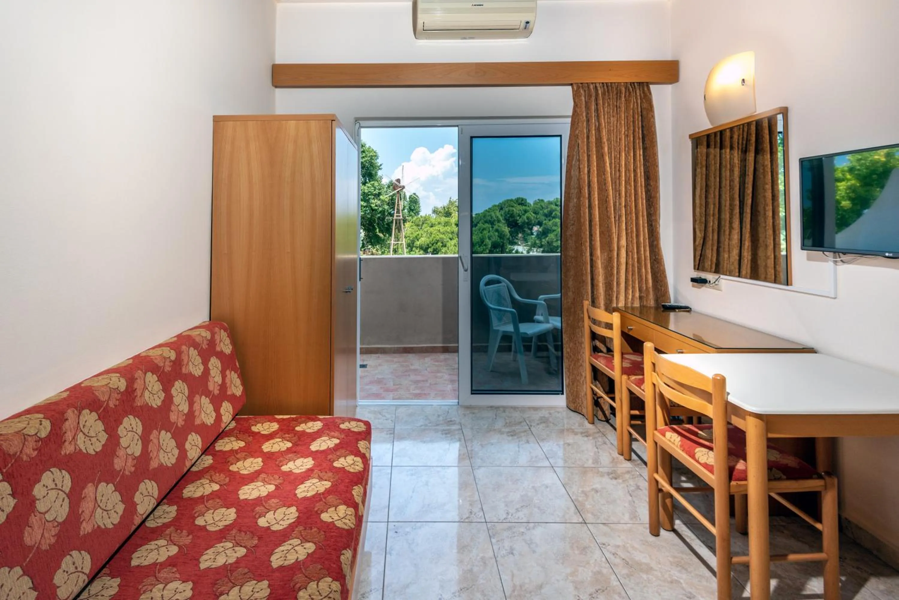 Balcony/Terrace in Sunday Hotel