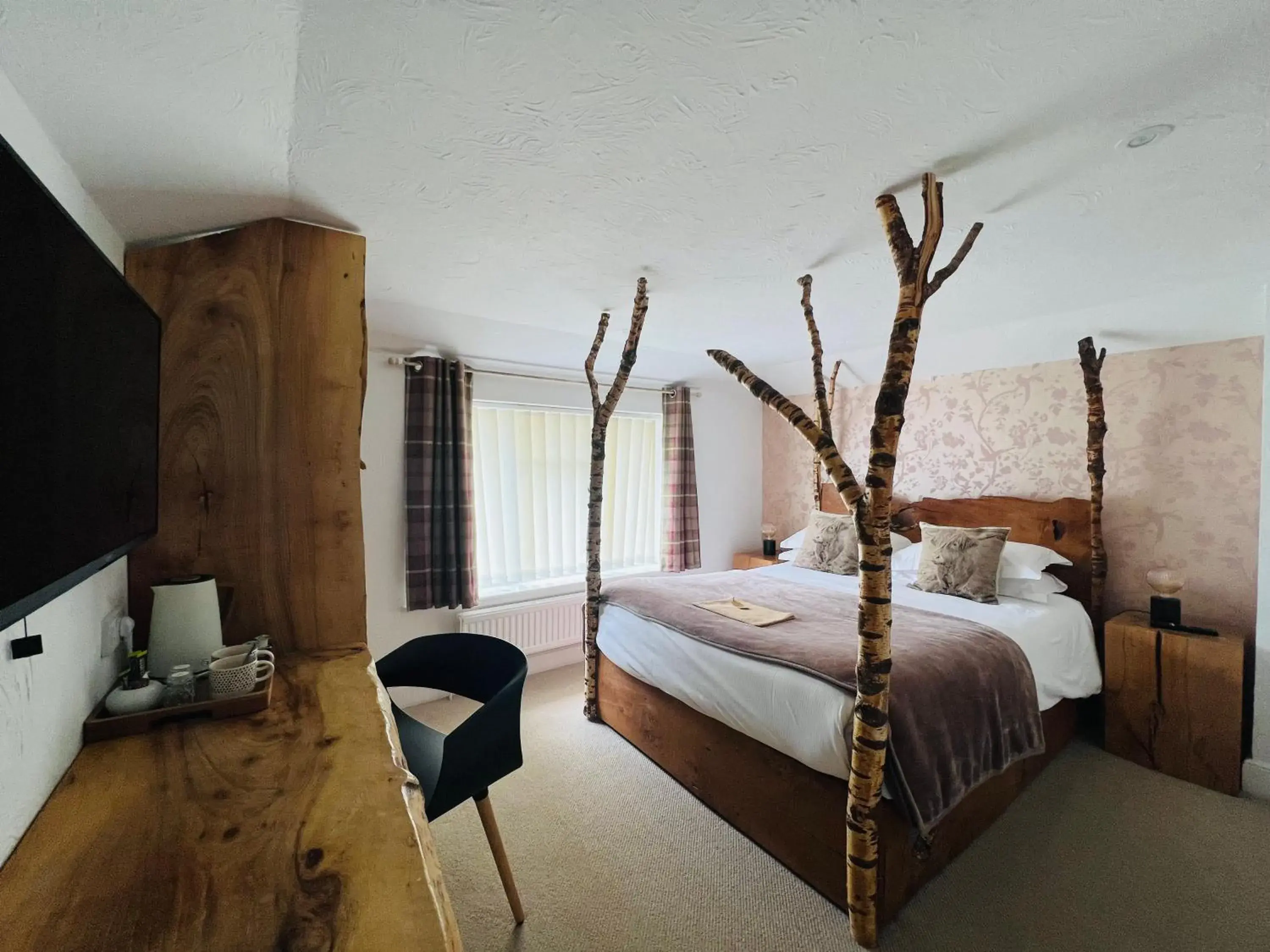 Superior Double Room in Cottage Lodge Hotel Superior Double Room in Cottage Lodge Hotel