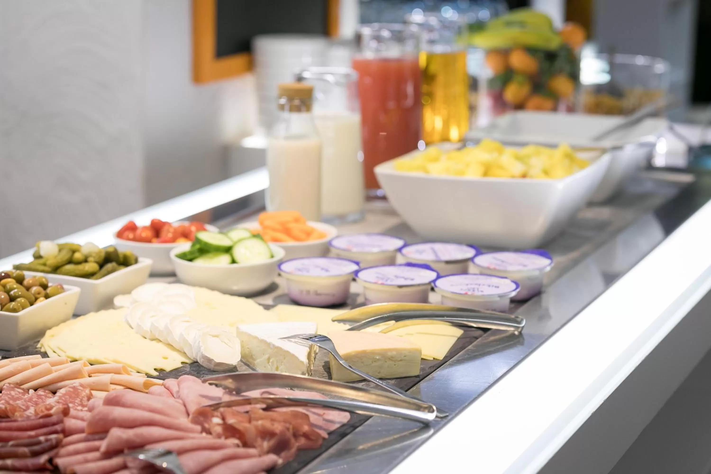 Buffet breakfast in Hôtel de l'Europe by HappyCulture