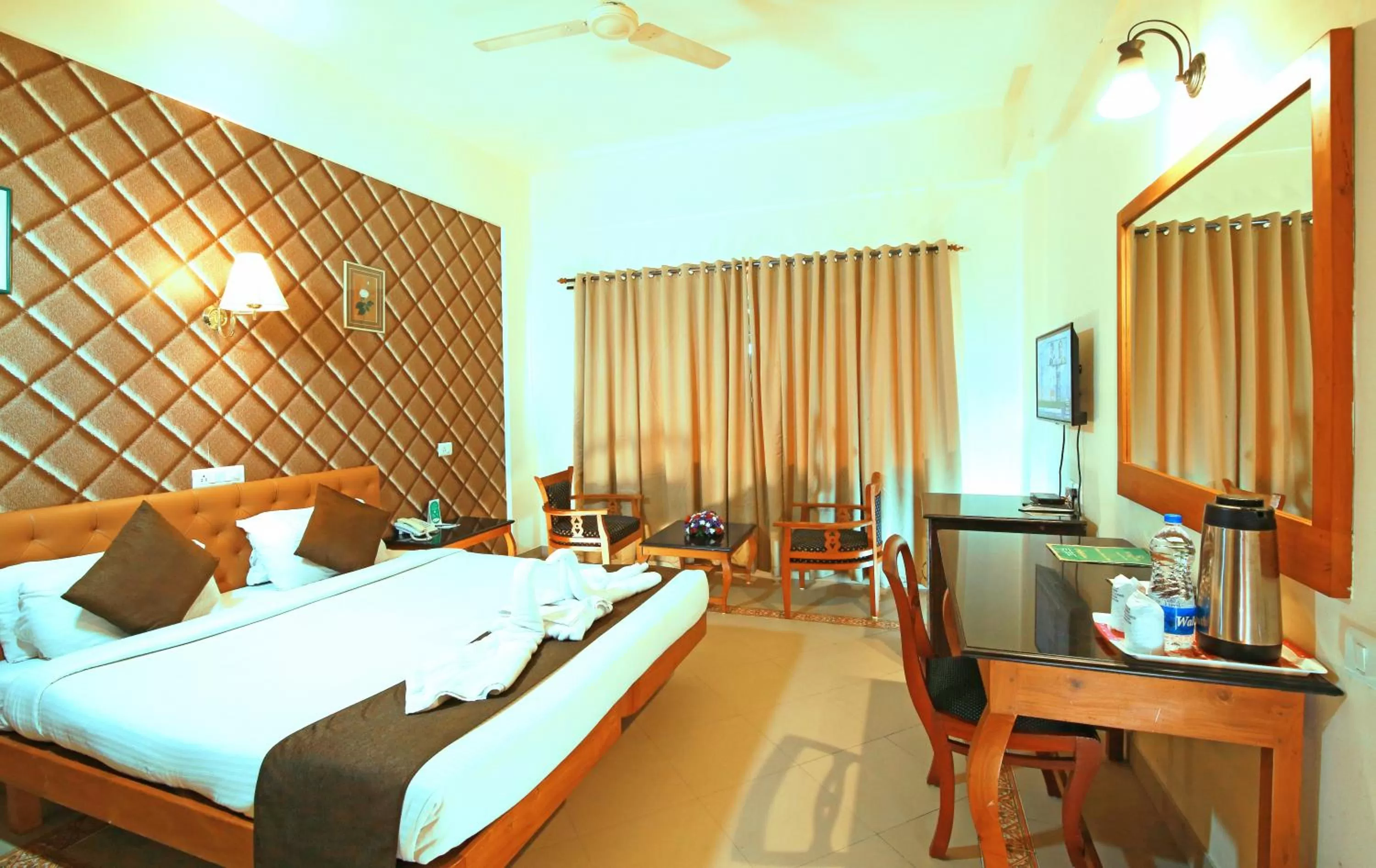 Bedroom in Royal Omars