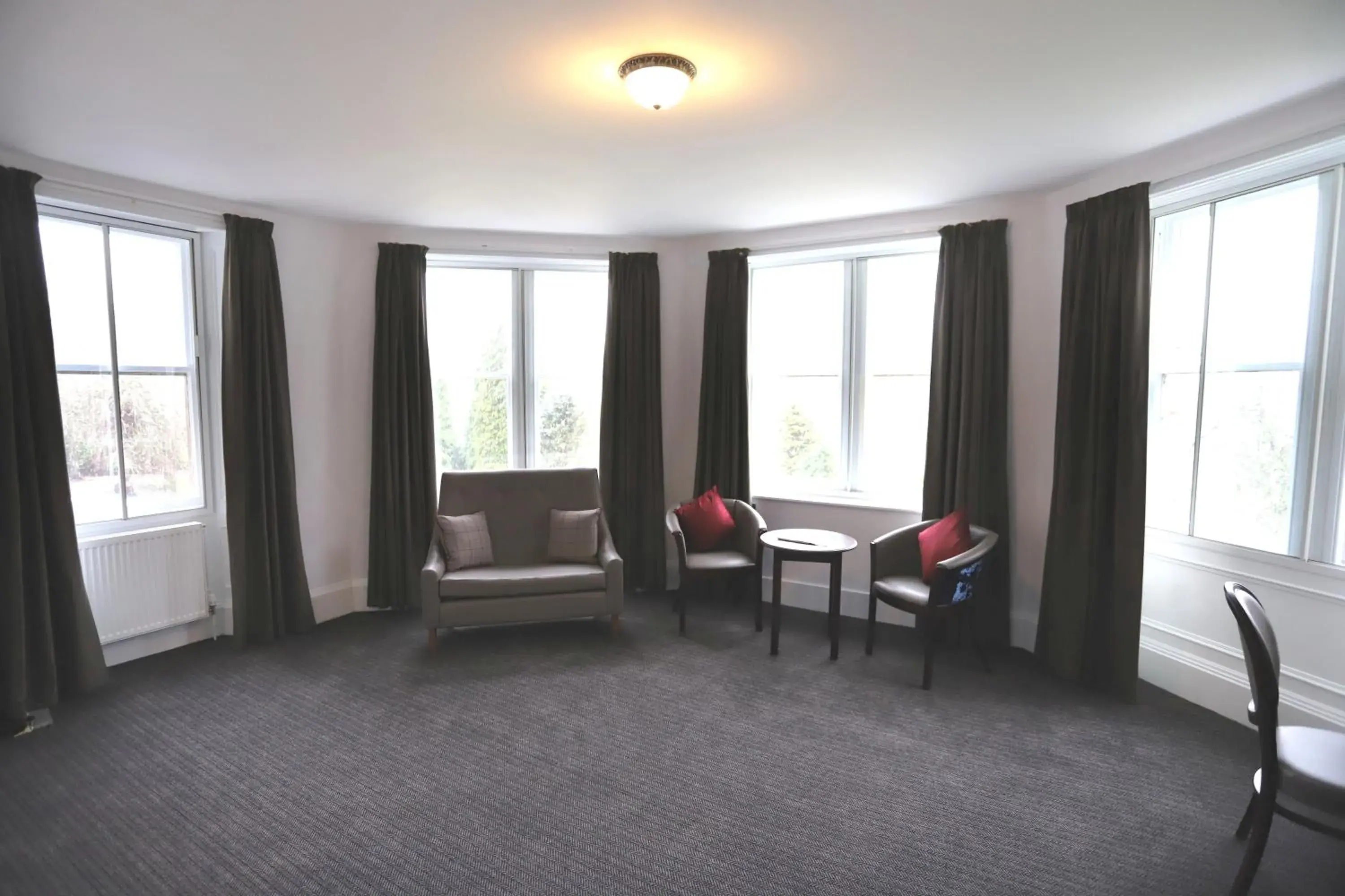 Four Poster with Mountain View in Ben Wyvis Hotel Four Poster with Mountain View in Ben Wyvis Hotel