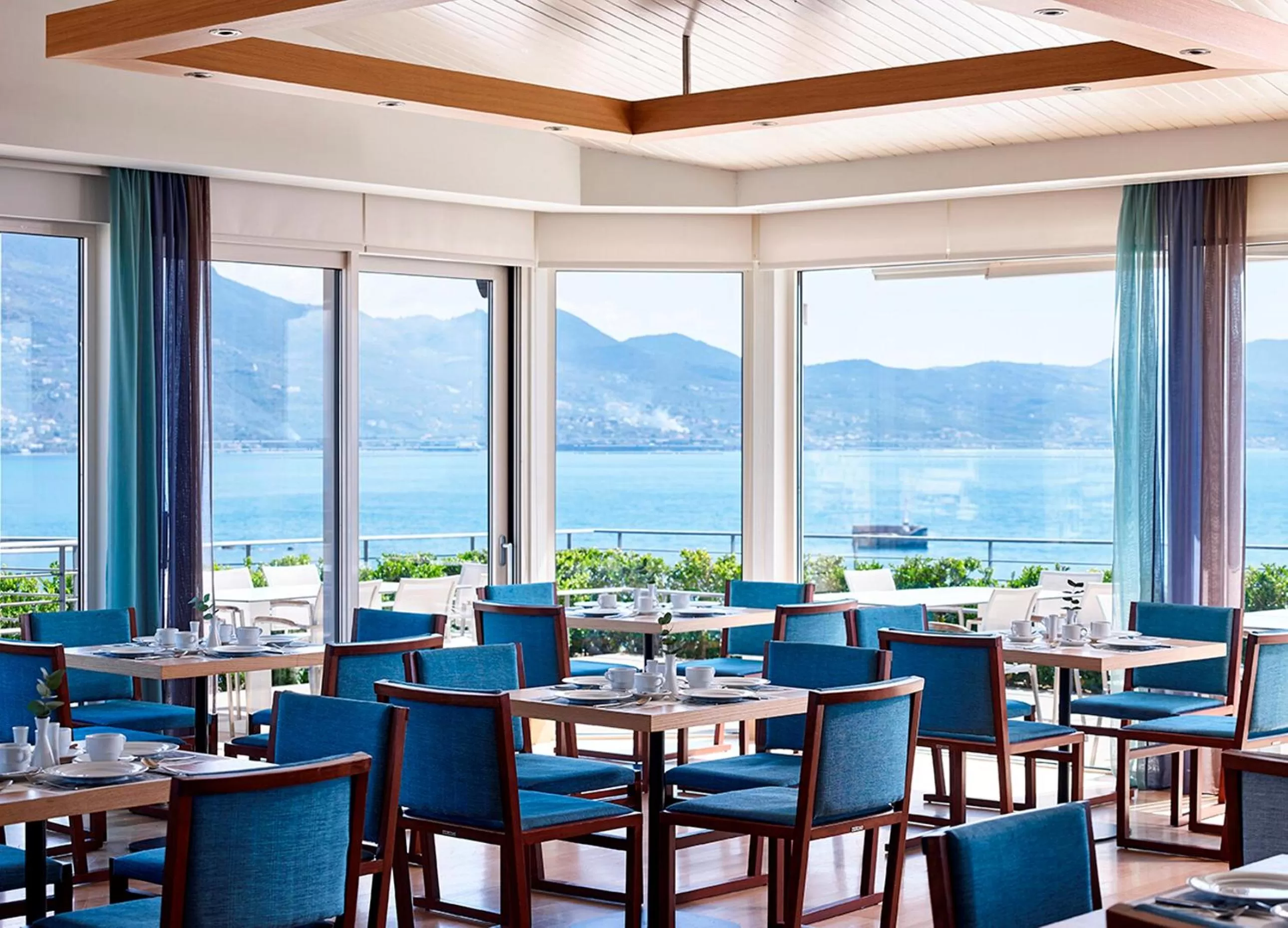 Restaurant/places to eat in Pharae Palace