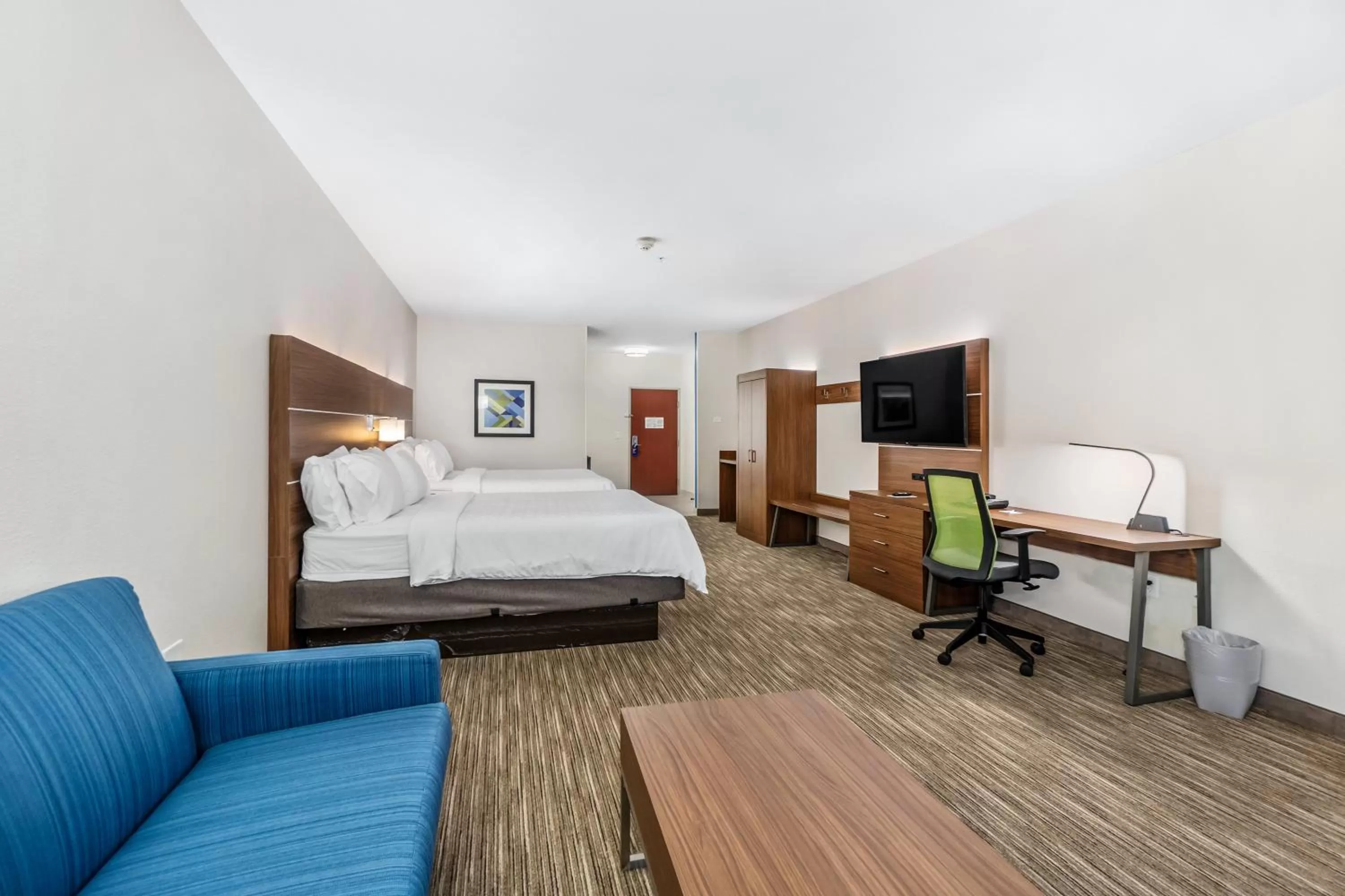 Photo of the whole room in Holiday Inn Express & Suites Van Buren-Fort Smith Area, an IHG Hotel