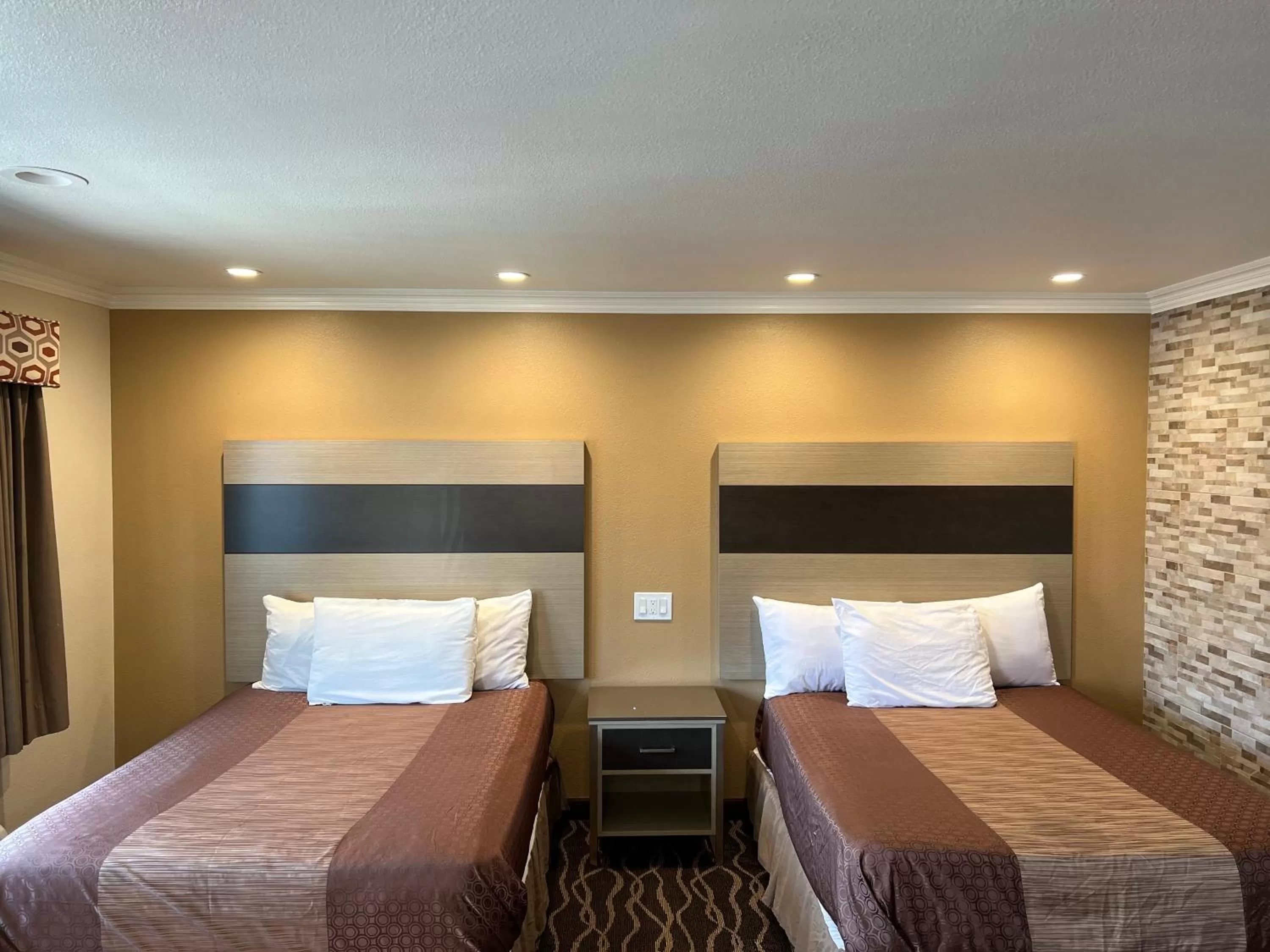 Bedroom, Bed in Walnut Inn & Suites West Covina
