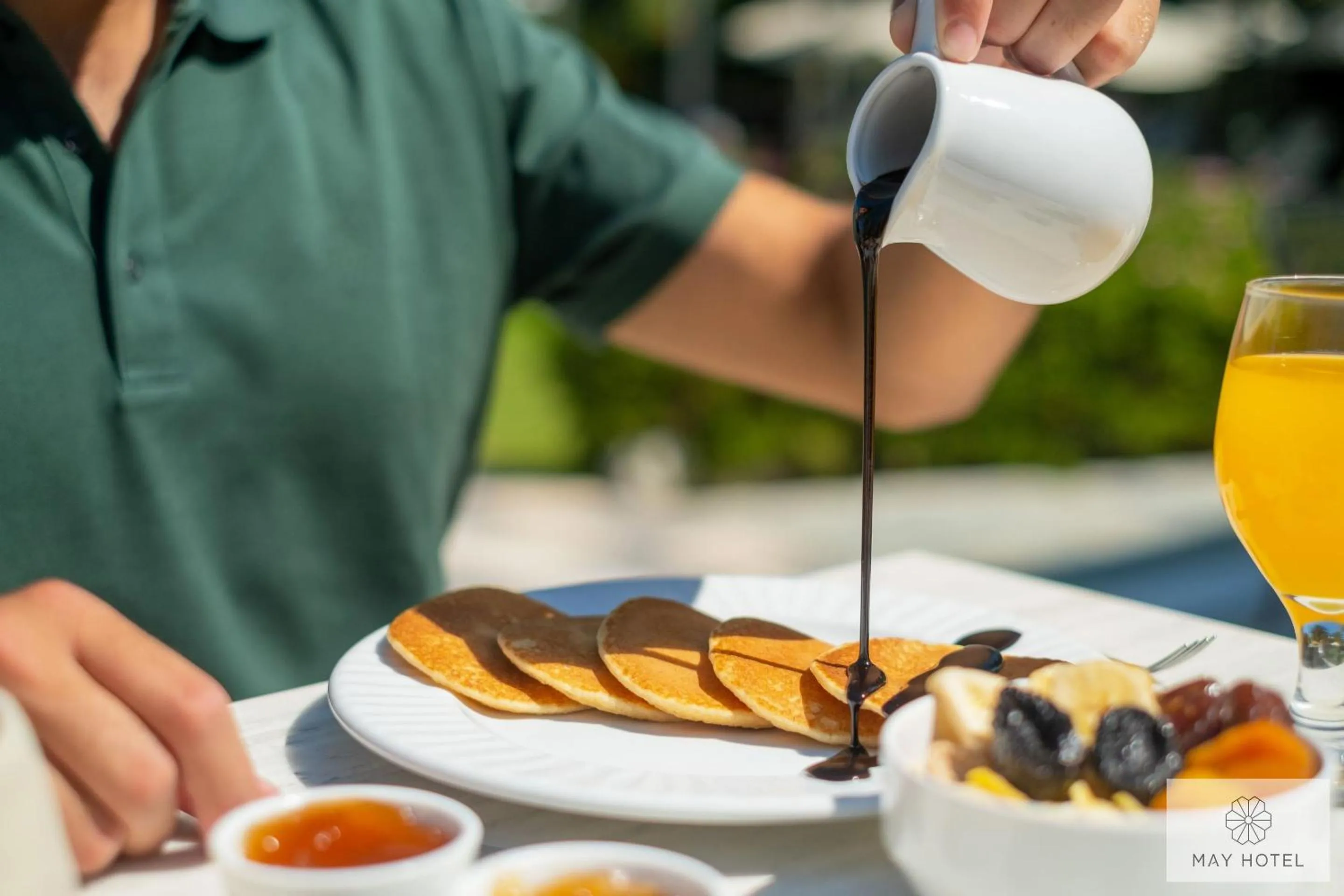 Food and drinks in May Beach Hotel