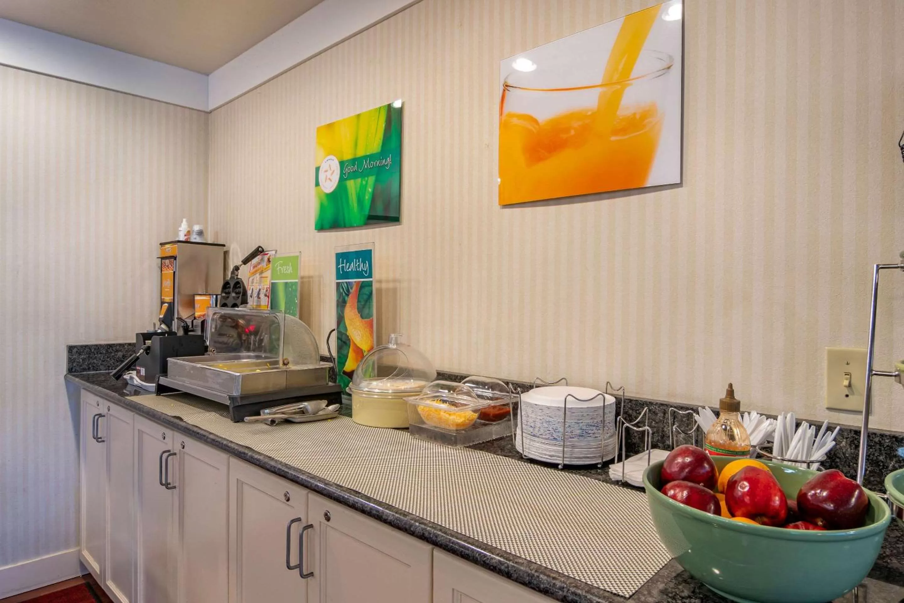 Restaurant/places to eat in Quality Inn Bend North