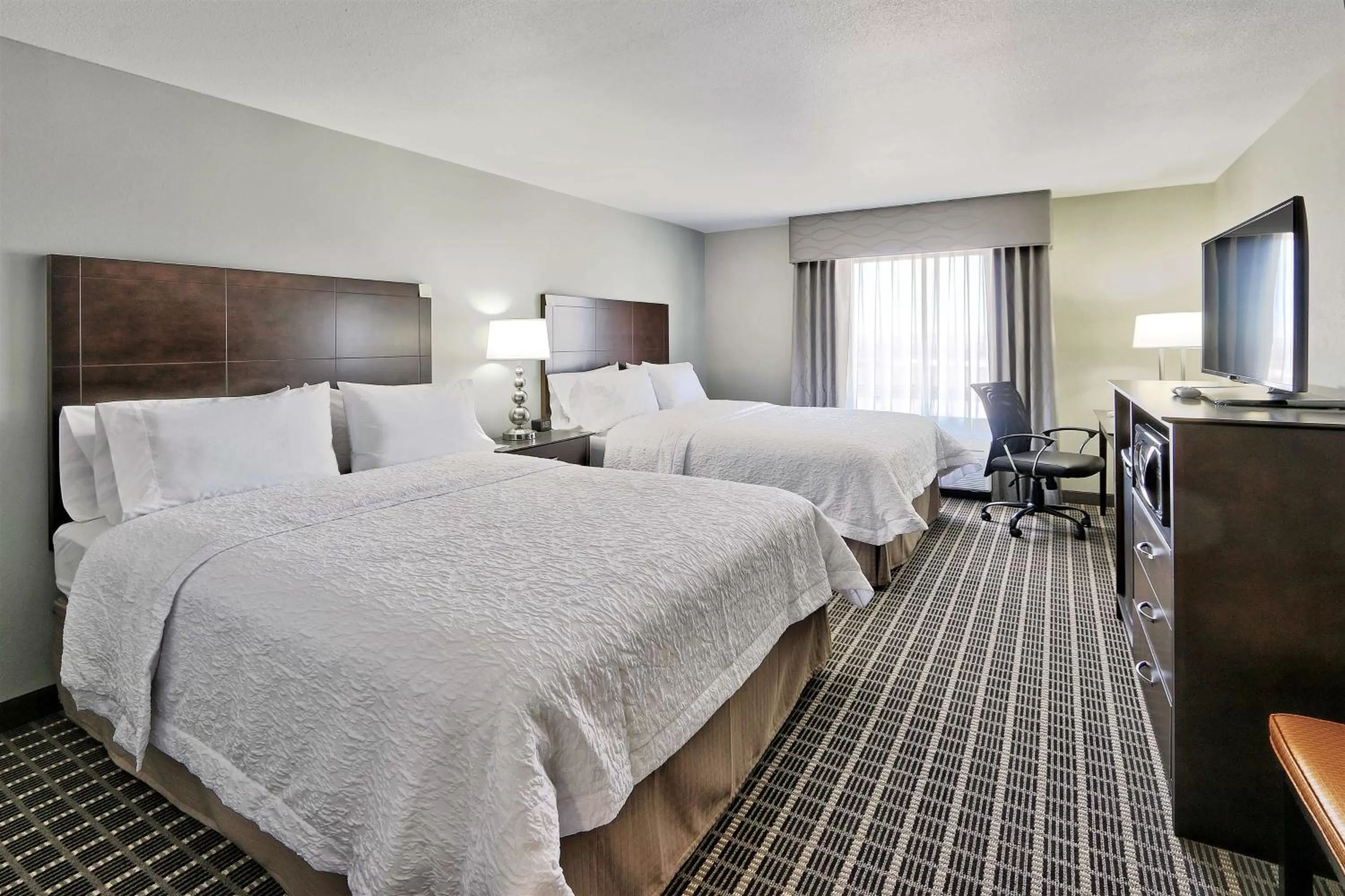 Bedroom, Bed in Hampton Inn & Suites Albuquerque Airport