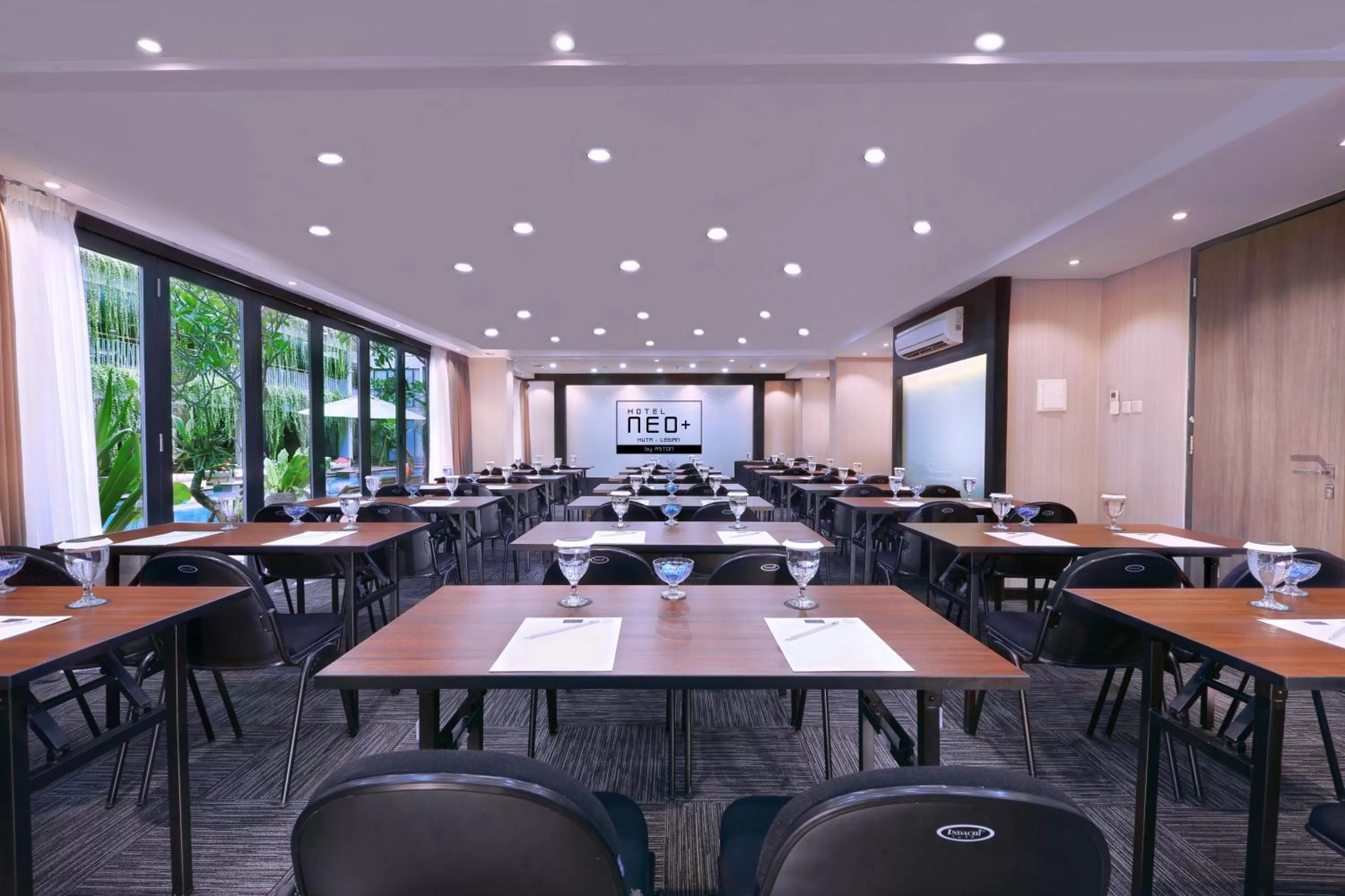 Meeting/conference room in Hotel NEO+ Kuta Legian by ASTON