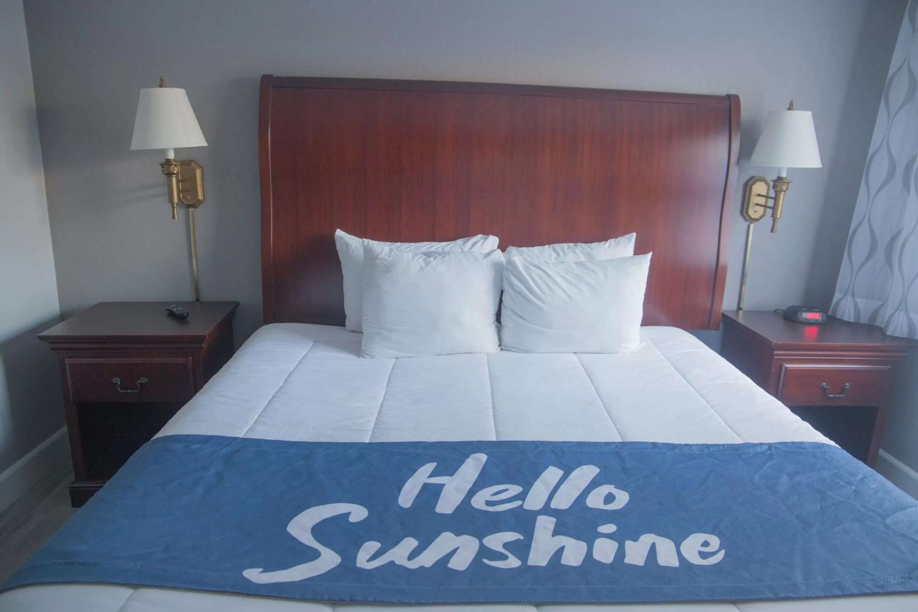 Bed in Days Inn by Wyndham Redwood City