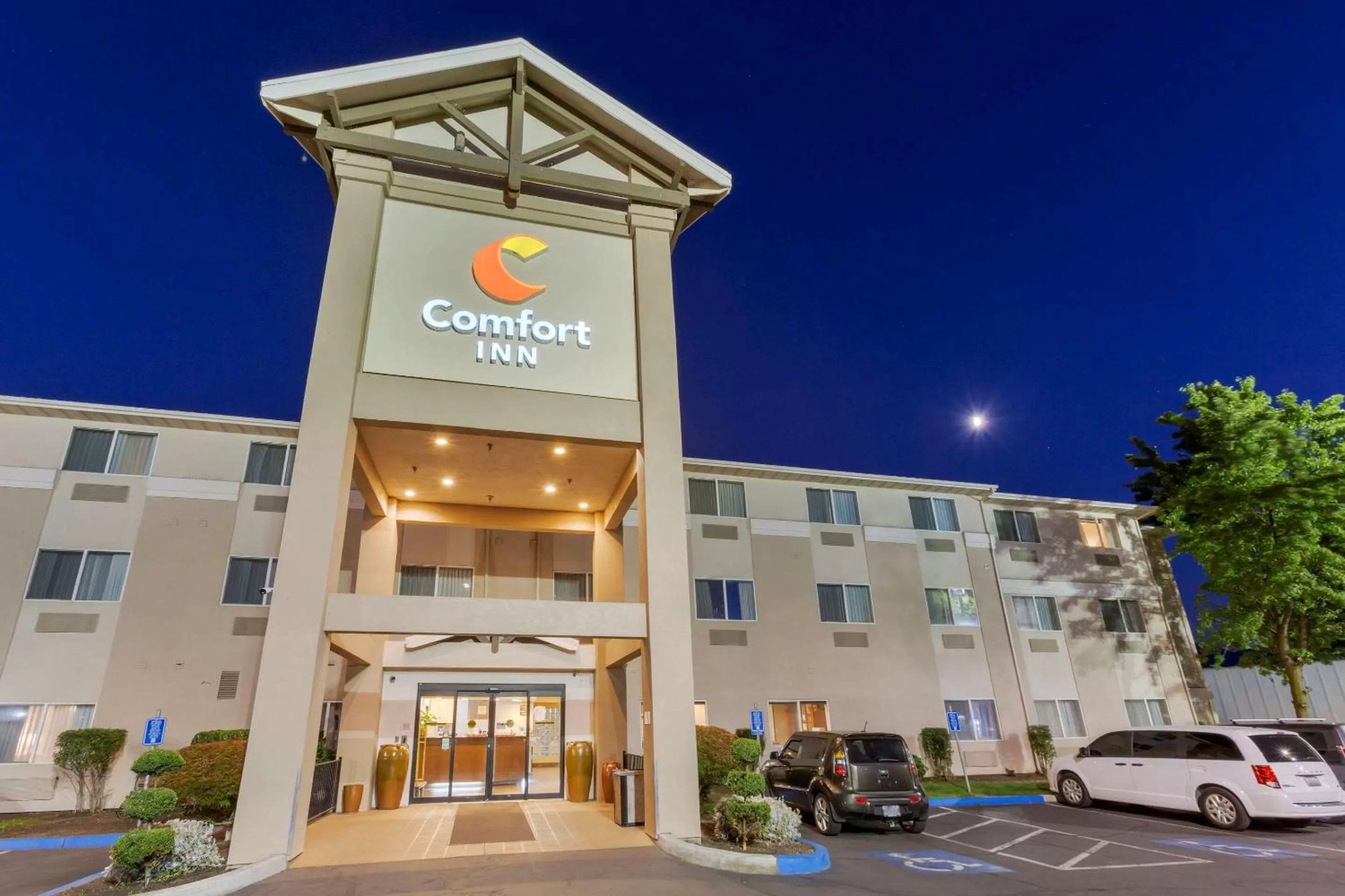Property building in Comfort Inn Medford South