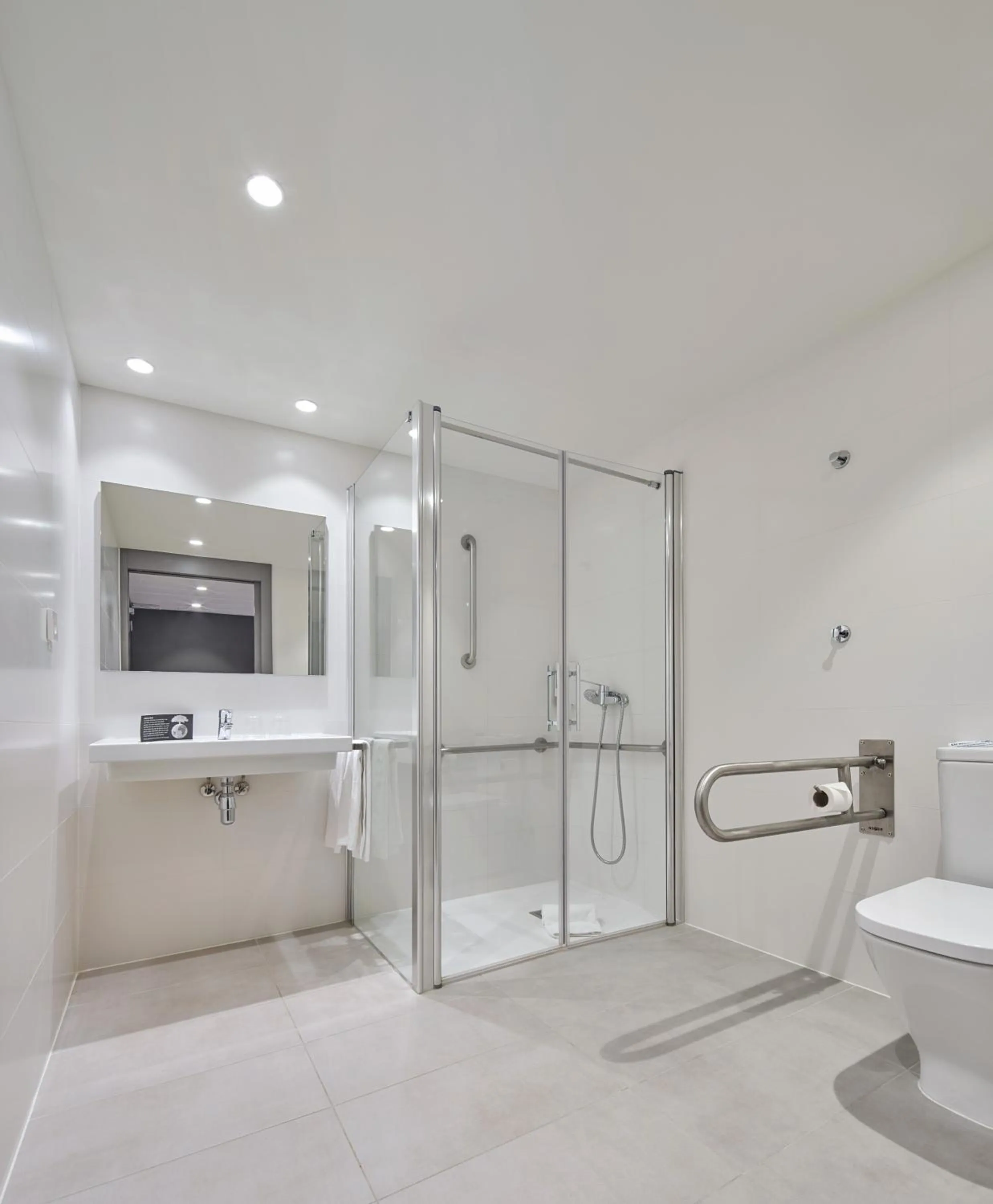 Bathroom in Hostal Lami