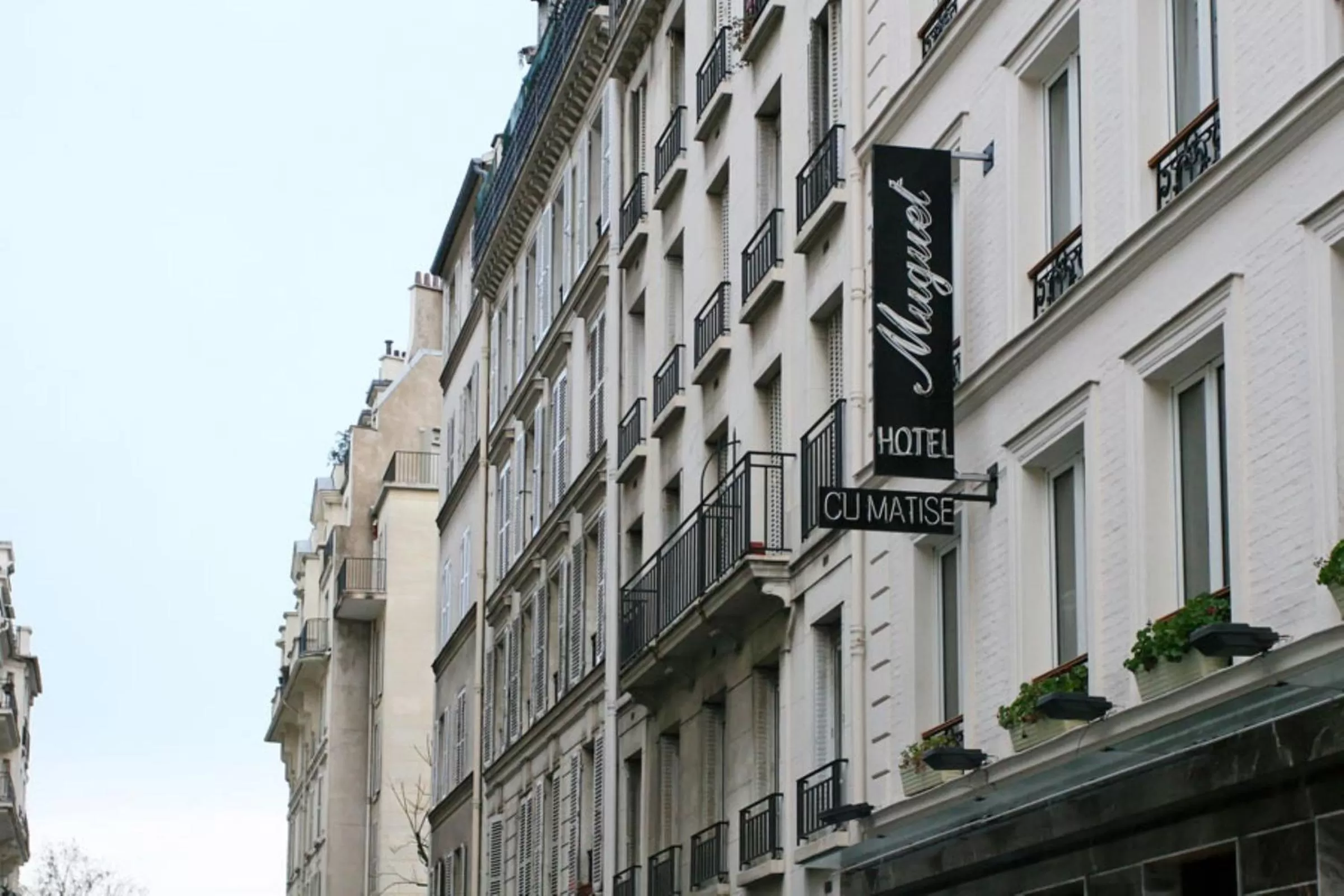 Facade/entrance in Hotel Muguet