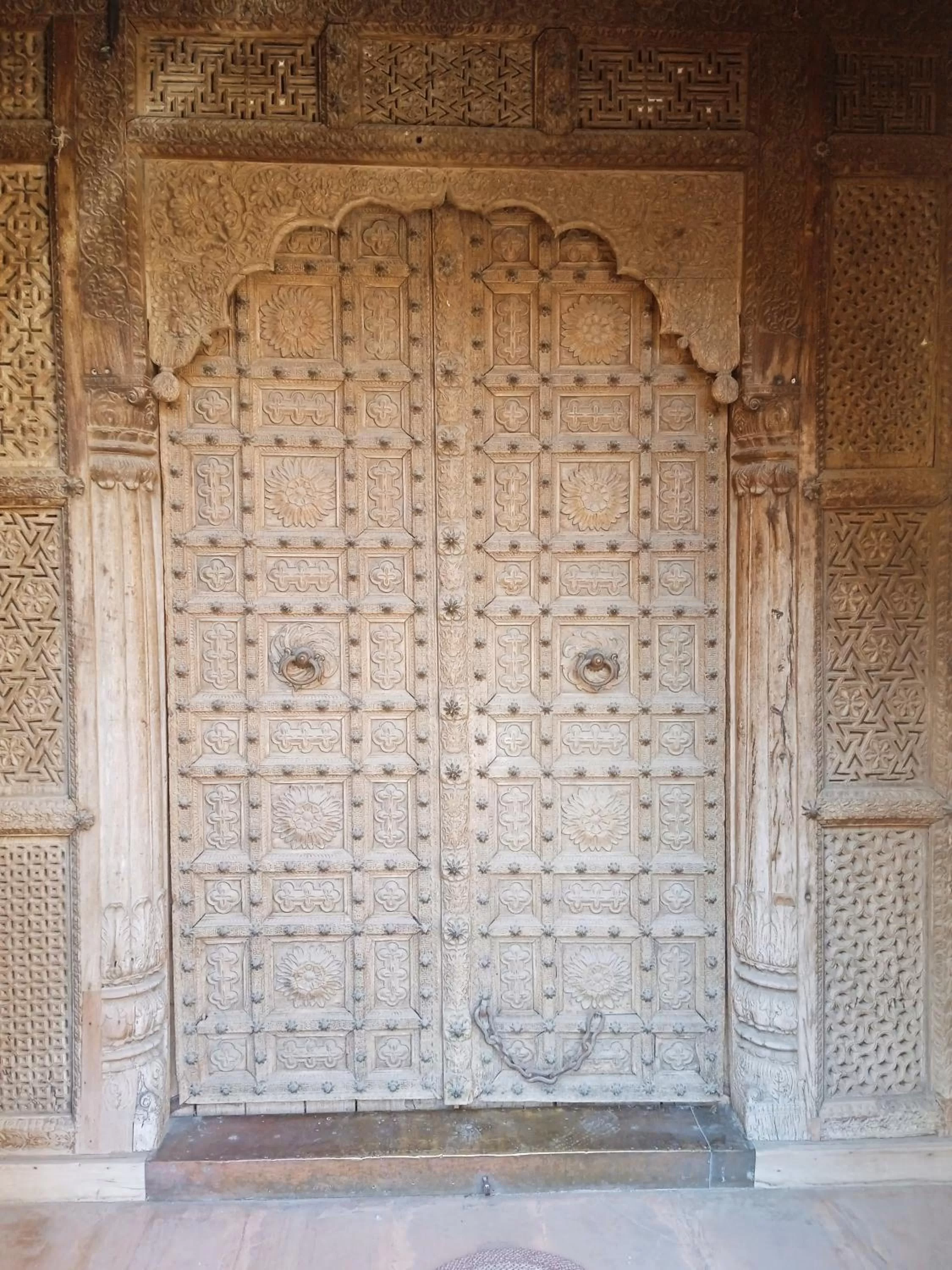 Facade/entrance in Rigmor haveli