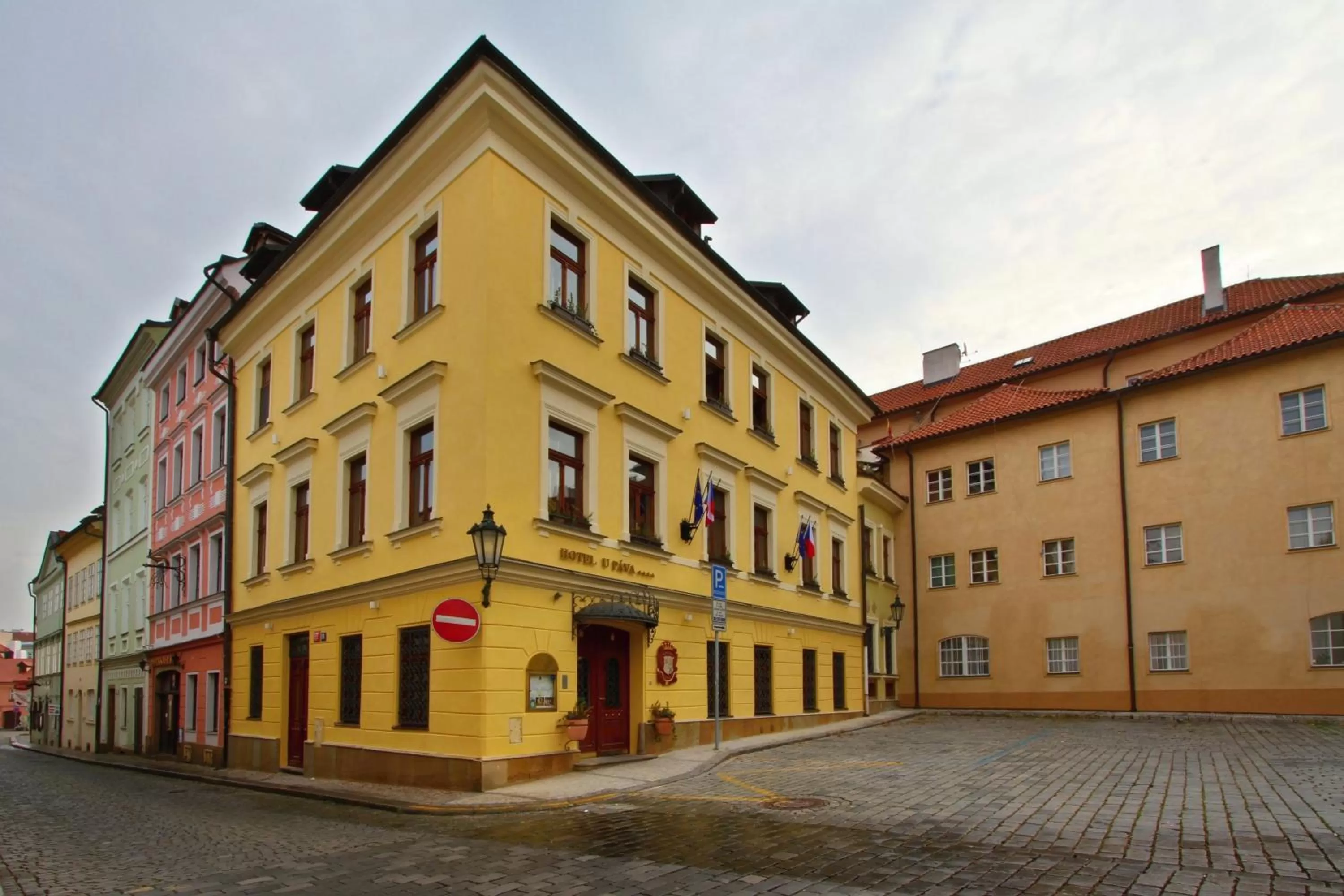 Property building in U Páva