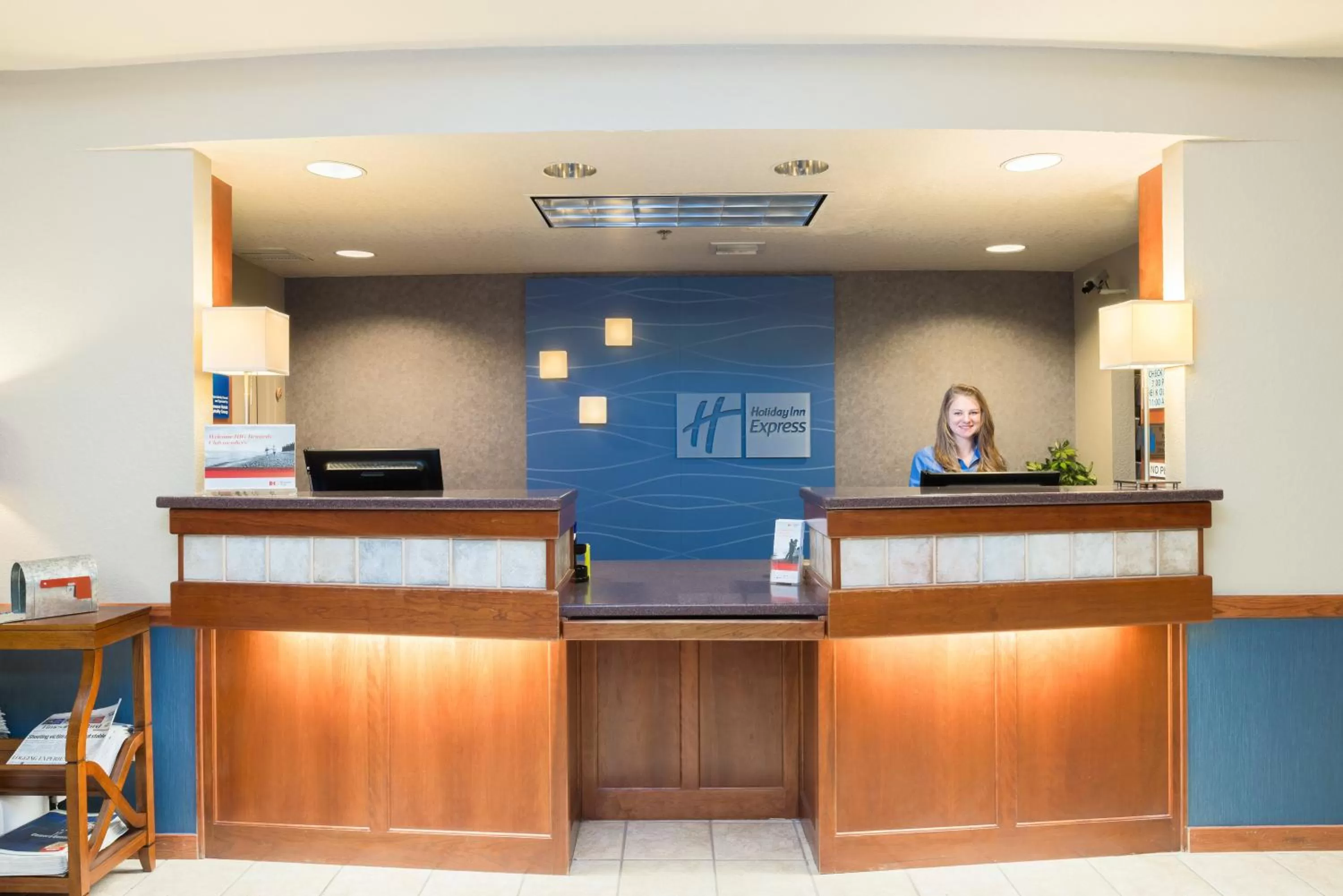 Lobby or reception in Holiday Inn Express Hotel & Suites Arcata/Eureka-Airport Area by IHG