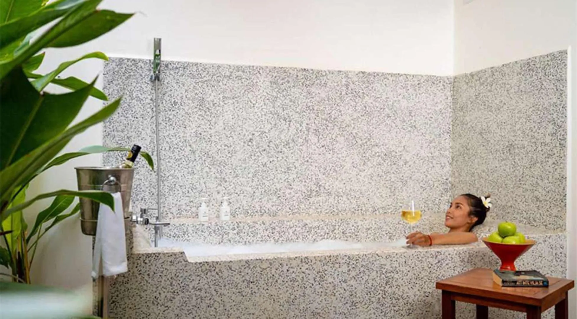 Bathroom in Phka Chan Hotel