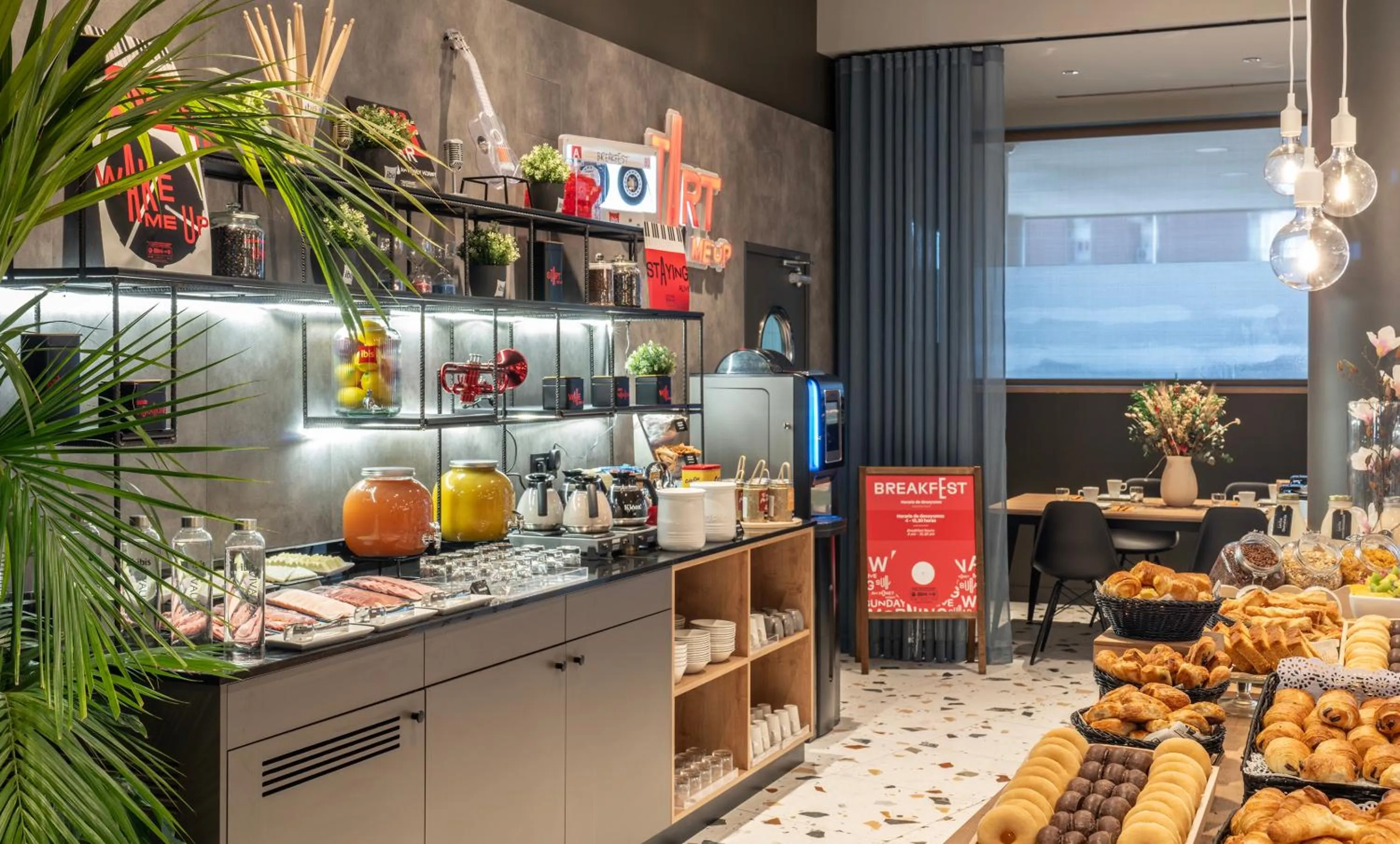 Breakfast in Ibis Madrid Aeropuerto Barajas