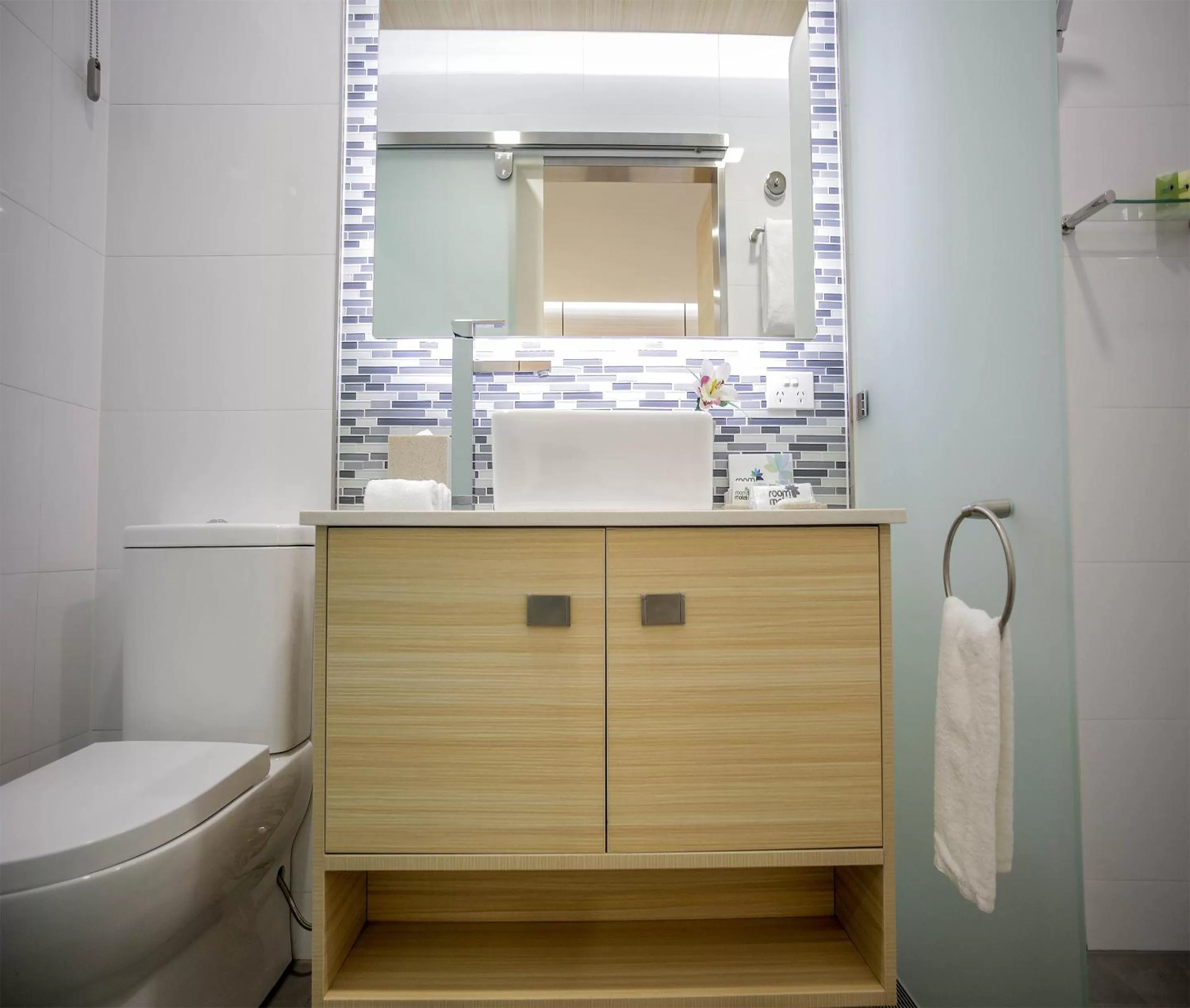 Bathroom in Trip Motel Gatton