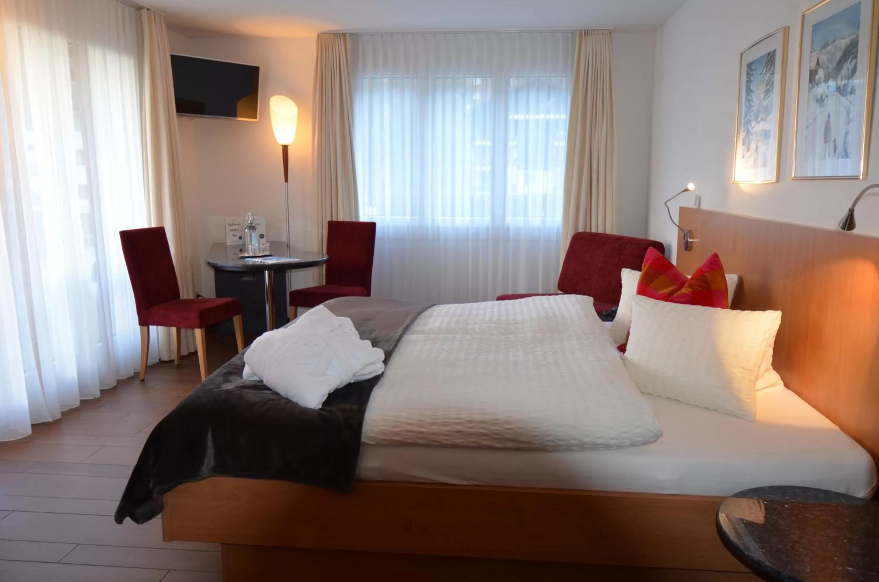 Photo of the whole room, Bed in Hotel Belmont