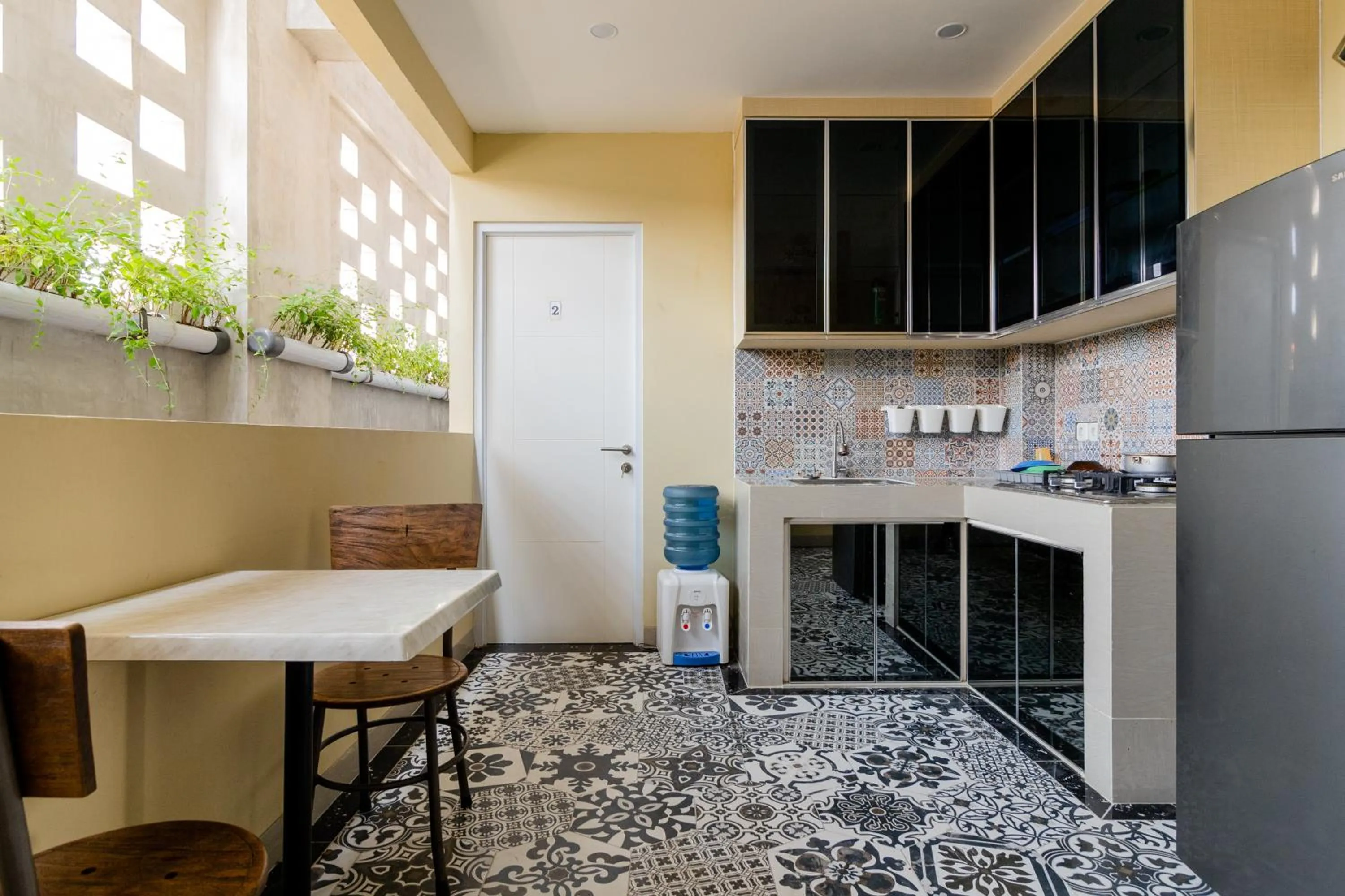 Restaurant/places to eat in RedDoorz near Plaza Atrium Senen