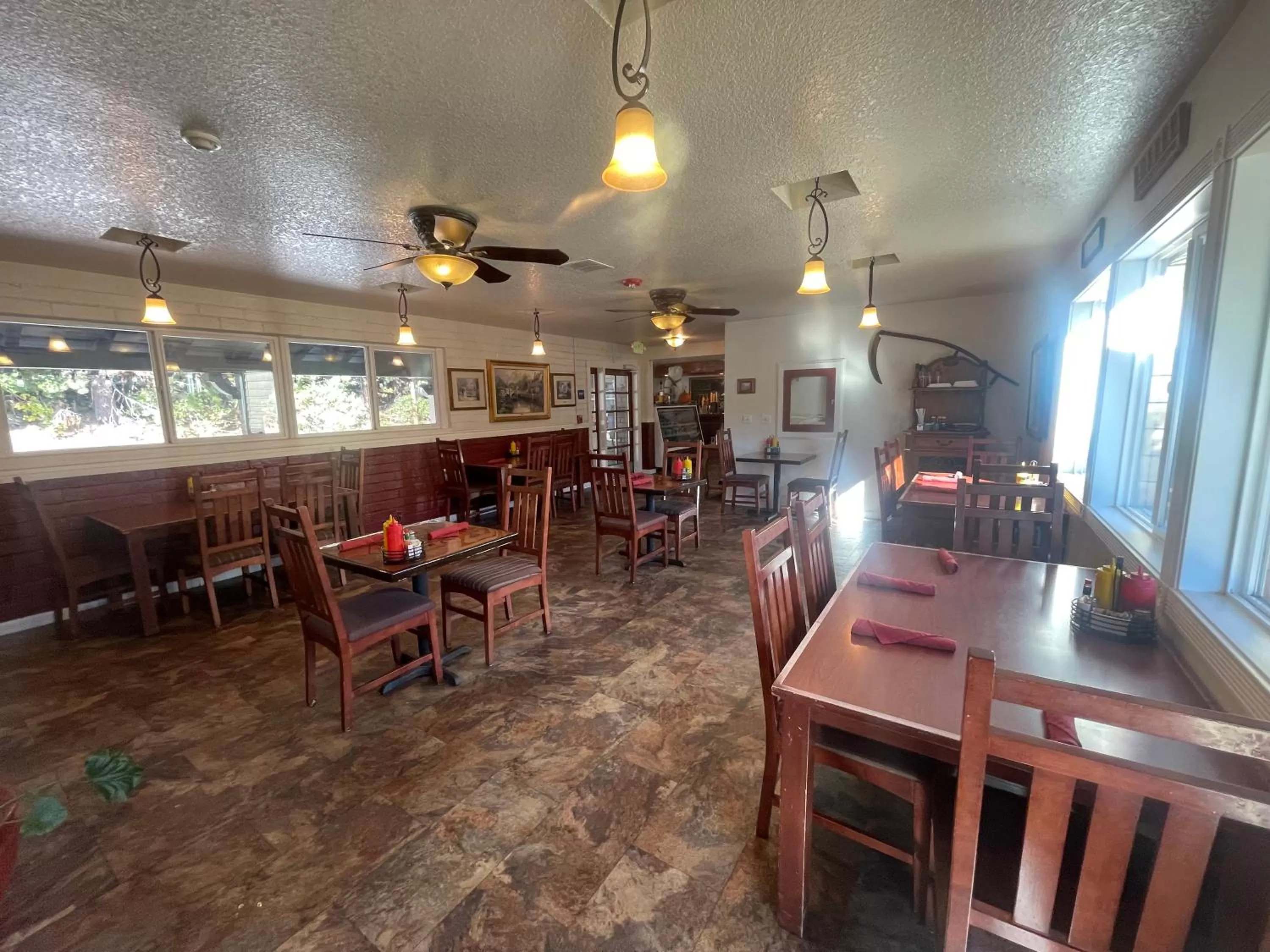 Restaurant/places to eat in Sierra Woods Lodge