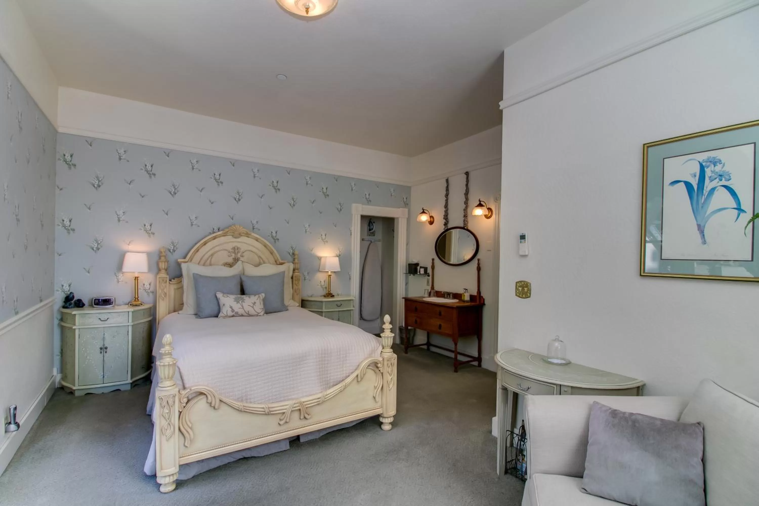 Bed in Winchester Inn