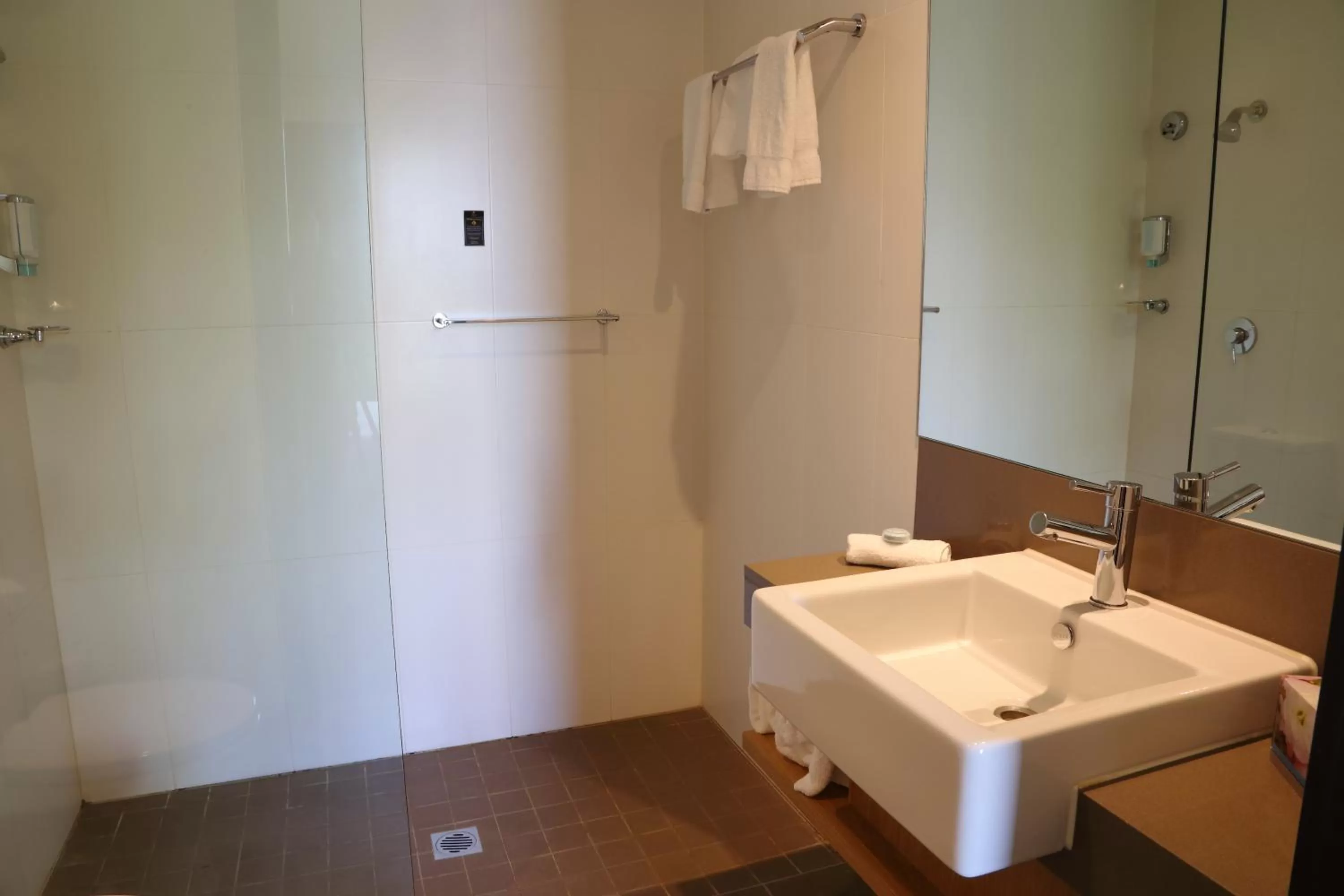 Bathroom in Alpha Hotel Eastern Creek