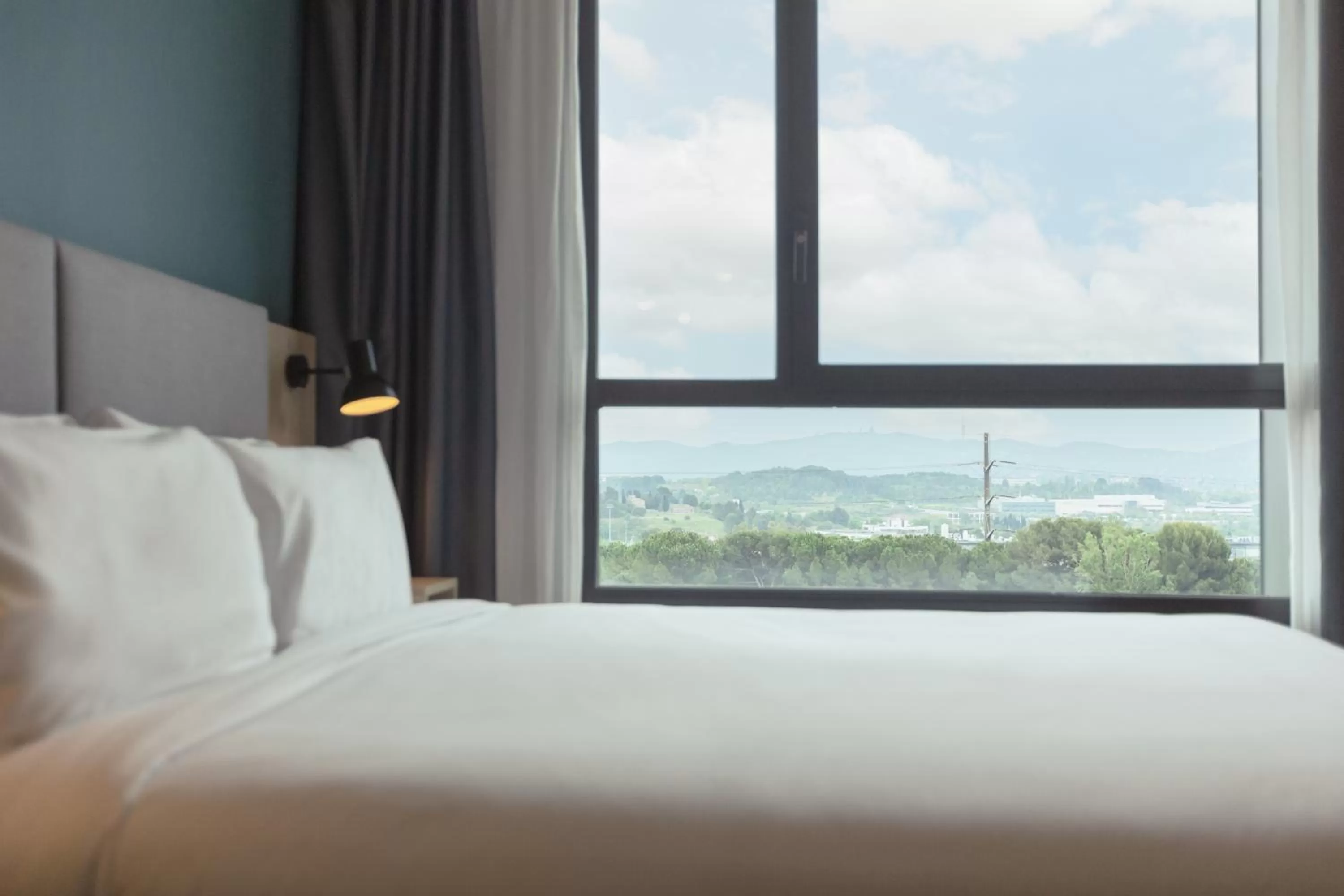 Bed in Holiday Inn Barcelona - Sant Cugat by IHG