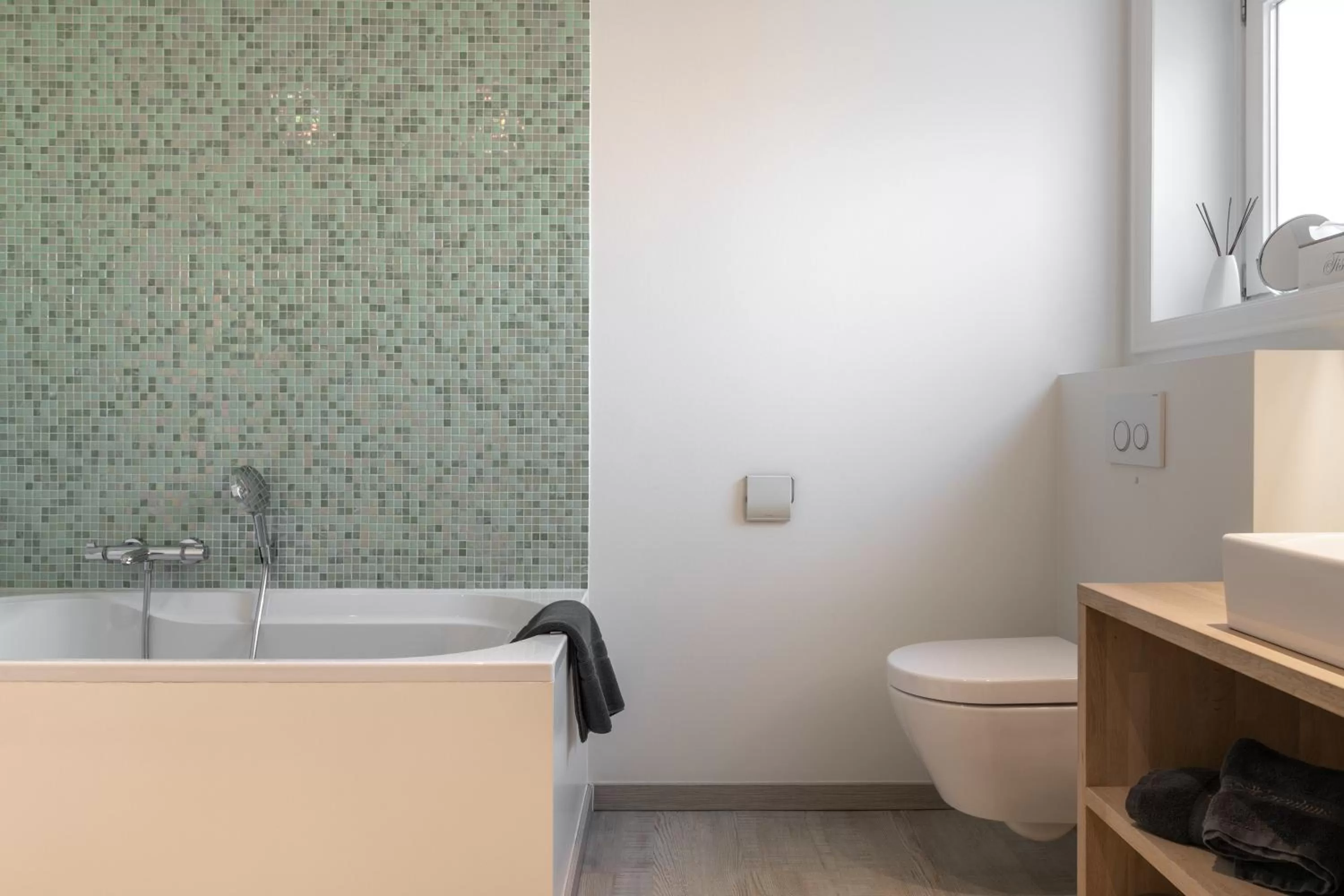 Toilet, Bathroom in B&B Herenhuis