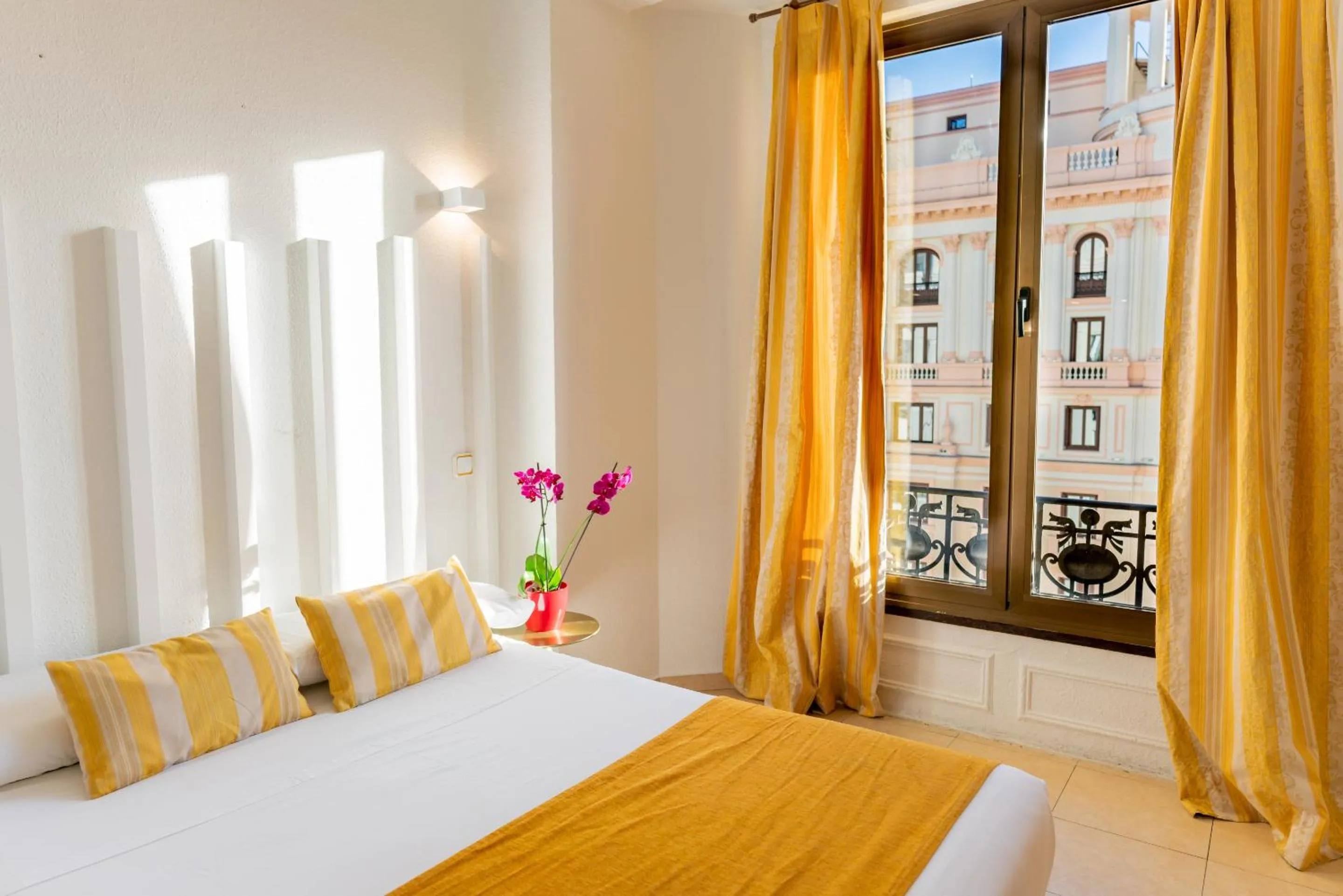 Bedroom, Bed in Hostal Josefina-Gran Vía