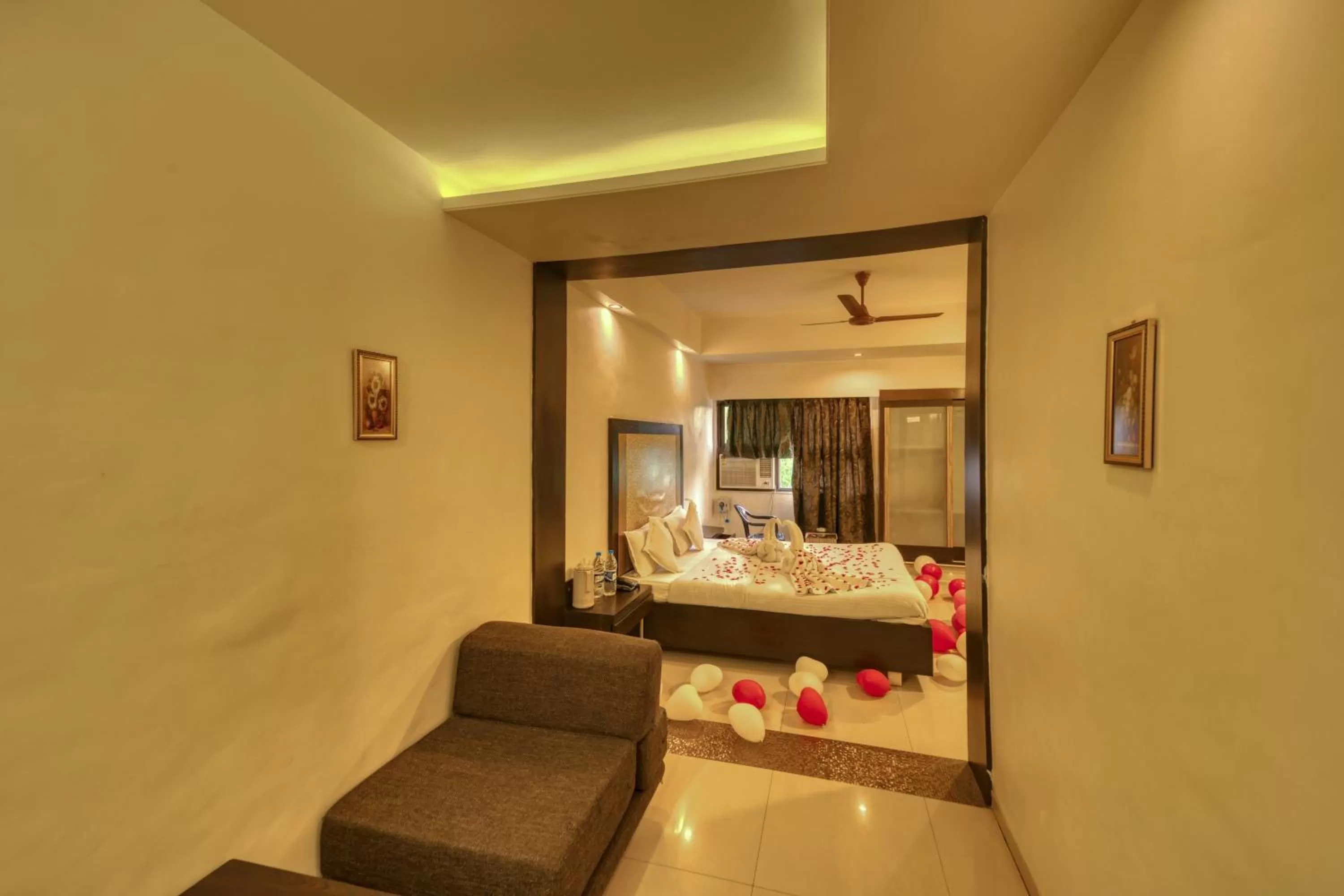 Living room, Bed in Hotel Ashwin Igatpuri, Pure Veg & Jain Food