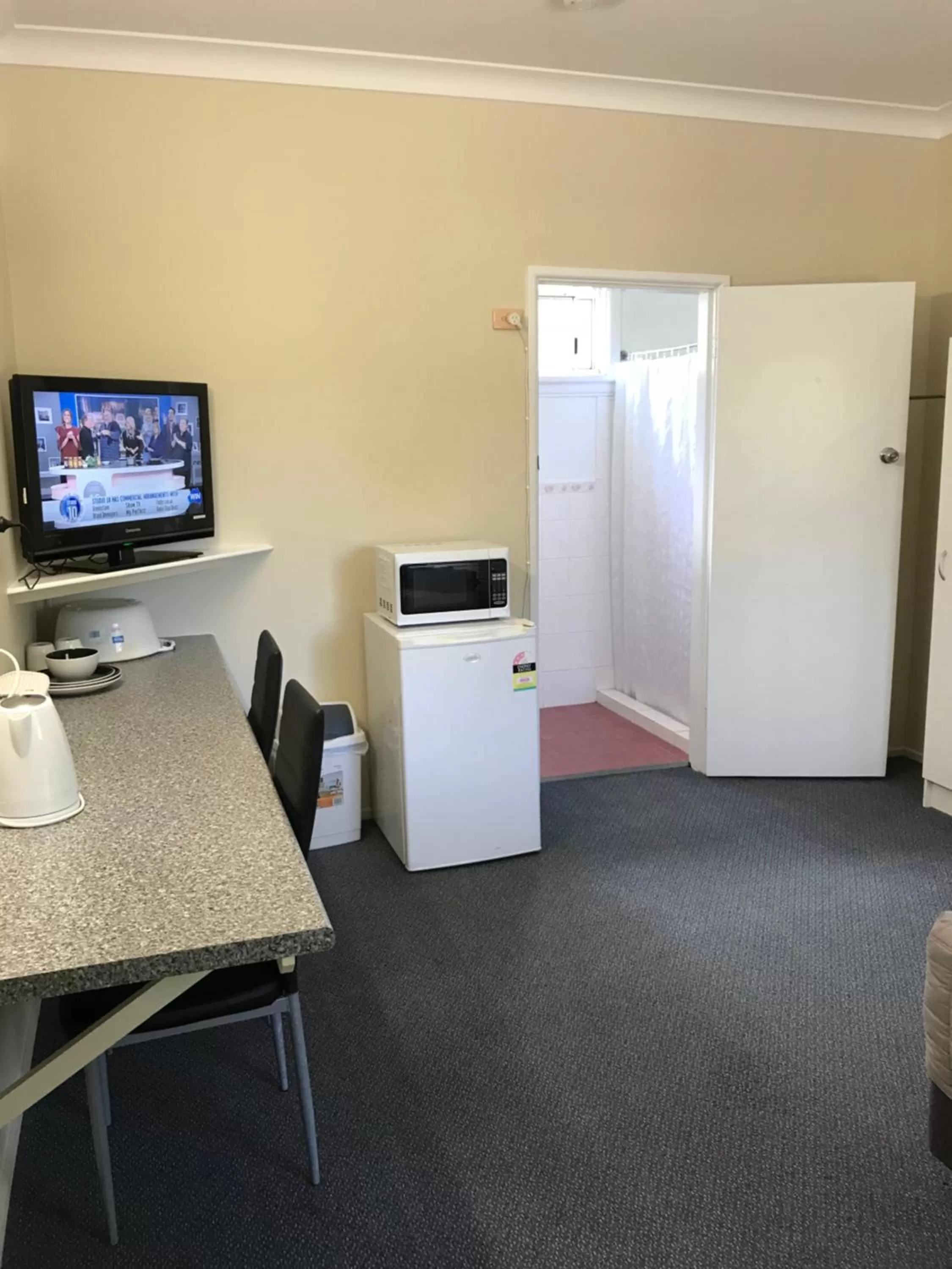 TV and multimedia in Fairway Lodge Motel