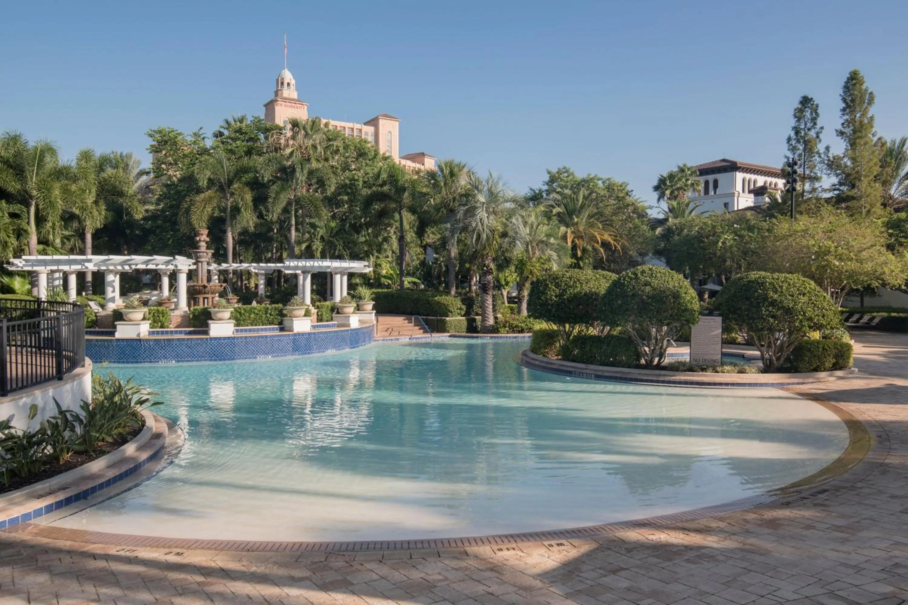 Swimming pool in Marriott's Lakeshore Reserve