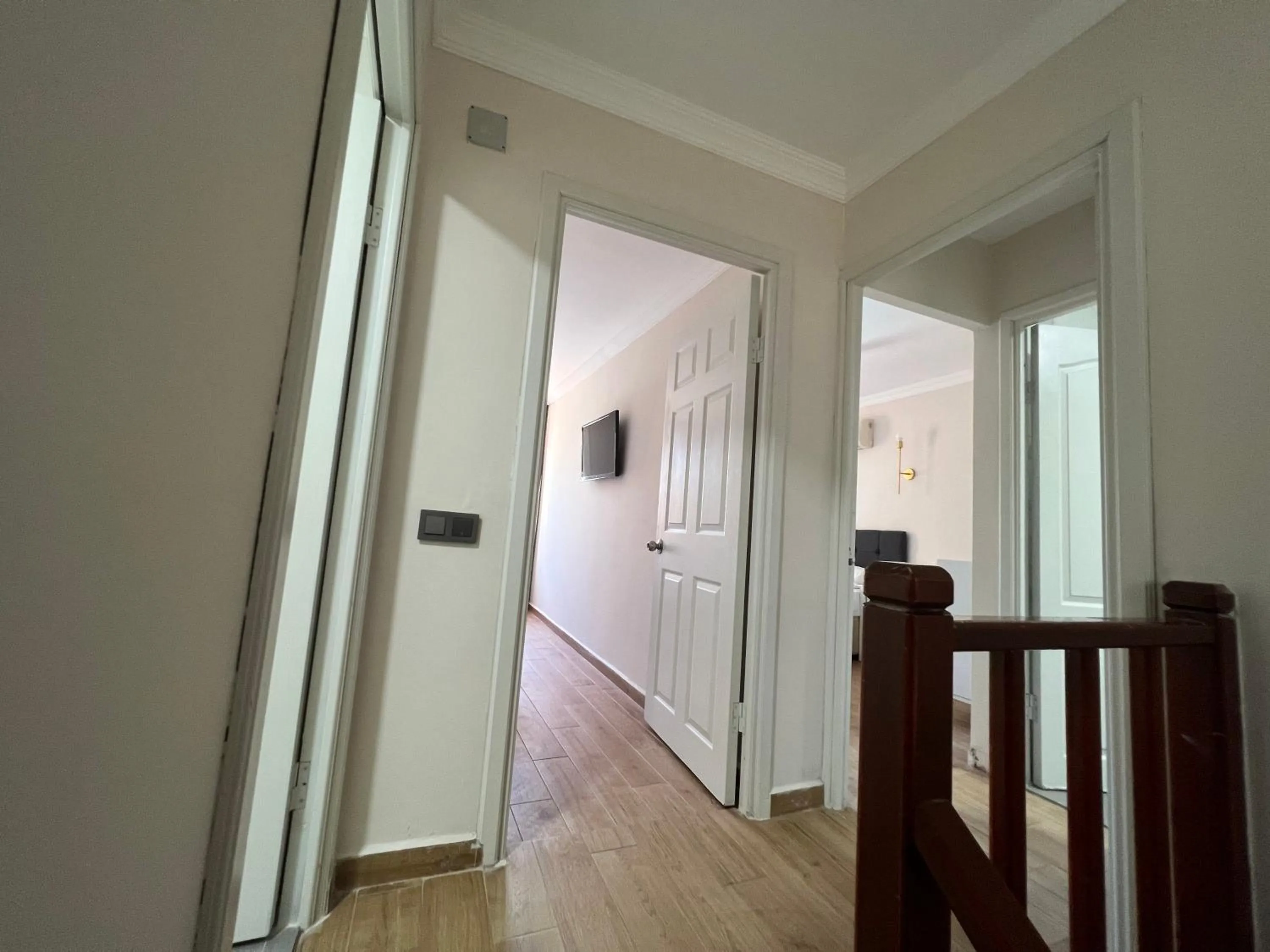 Moonshine Hotel & Suites